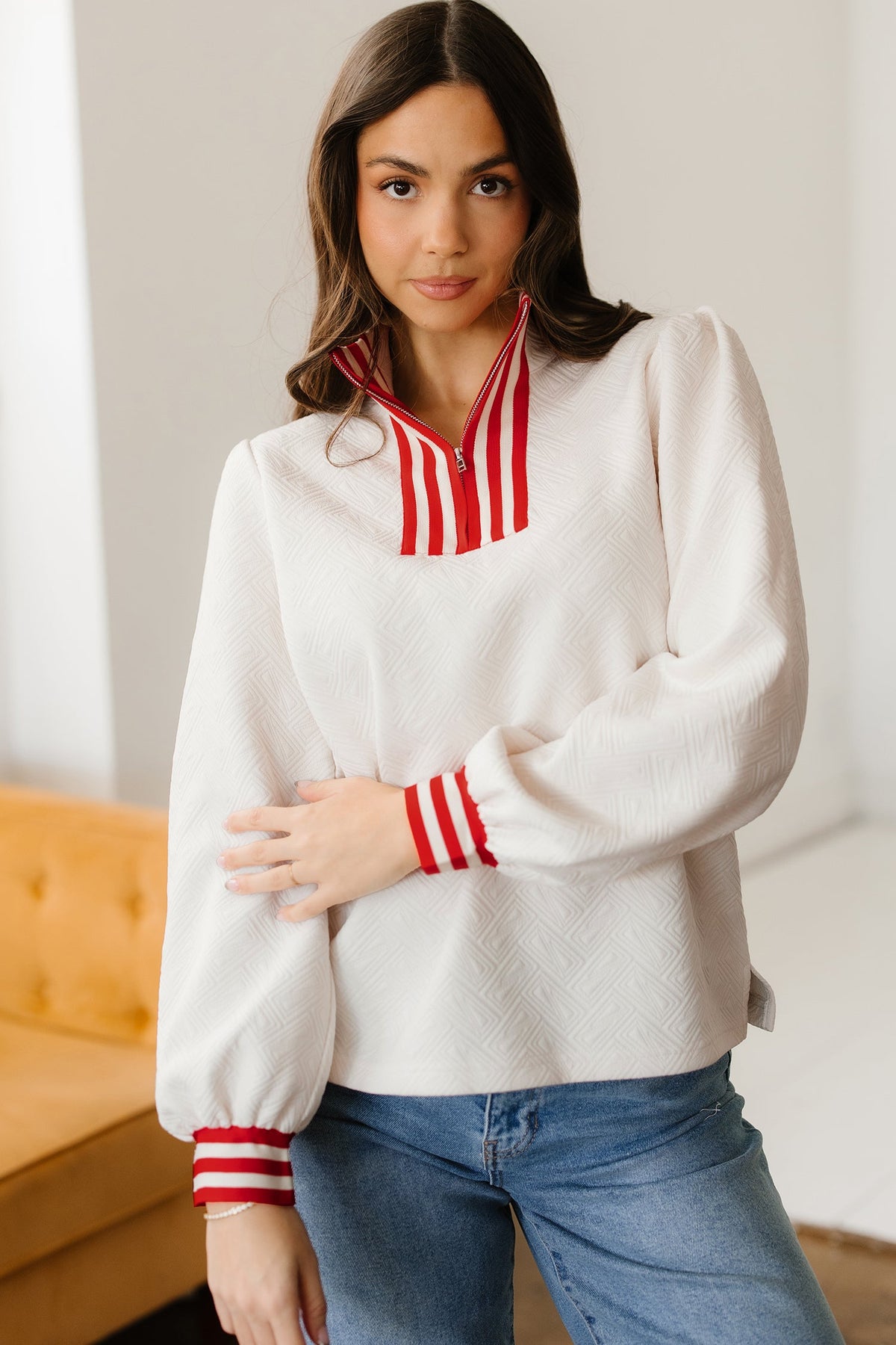 Contrast Stripe Zipped Collar Knit Pullover Top