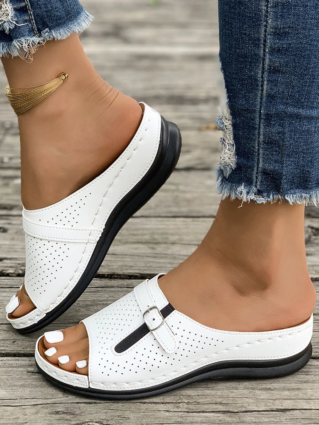 Casual Comfort Buckle Strap Sandals
