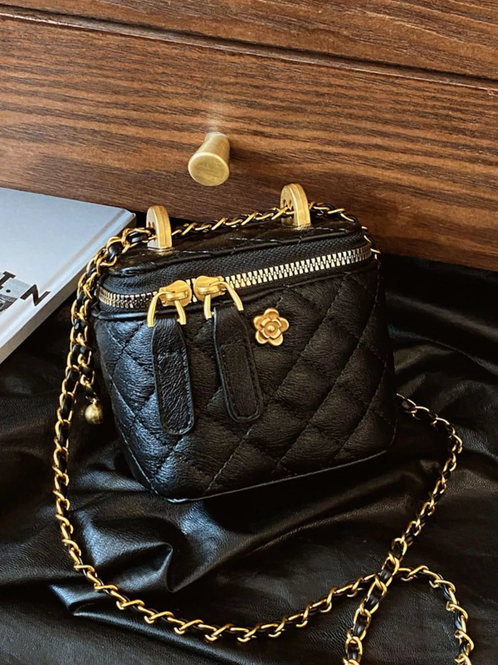 Quilted Chain Strap Crossbody Bag