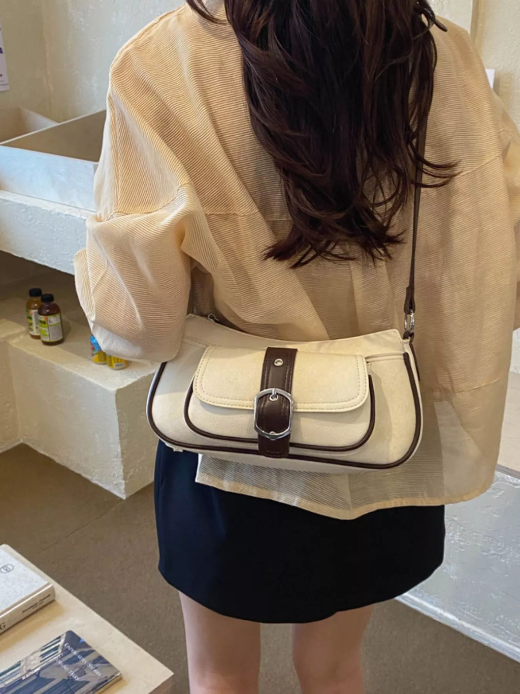 Vintage Buckle Detail Crossbody Bag