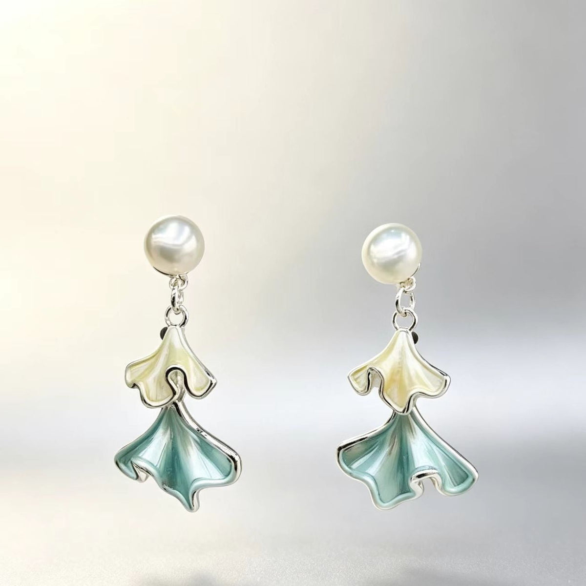 Ginkgo Fritillary And Natural Pearl Elegant High-End Silver Stud Earrings
