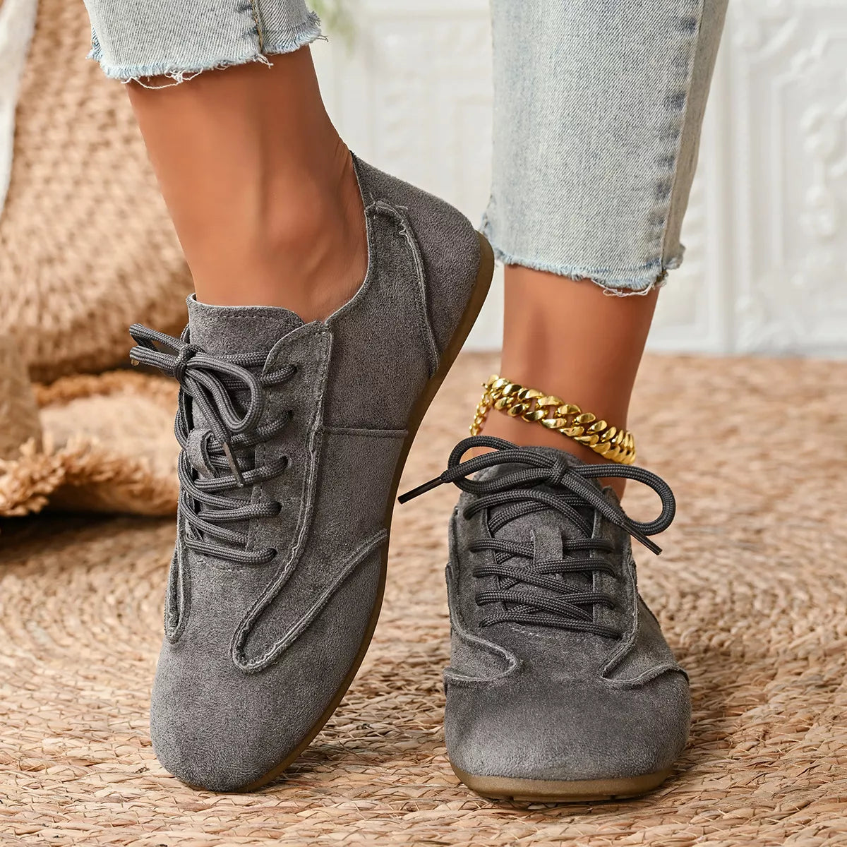Lace Up Round Toe Sneakers