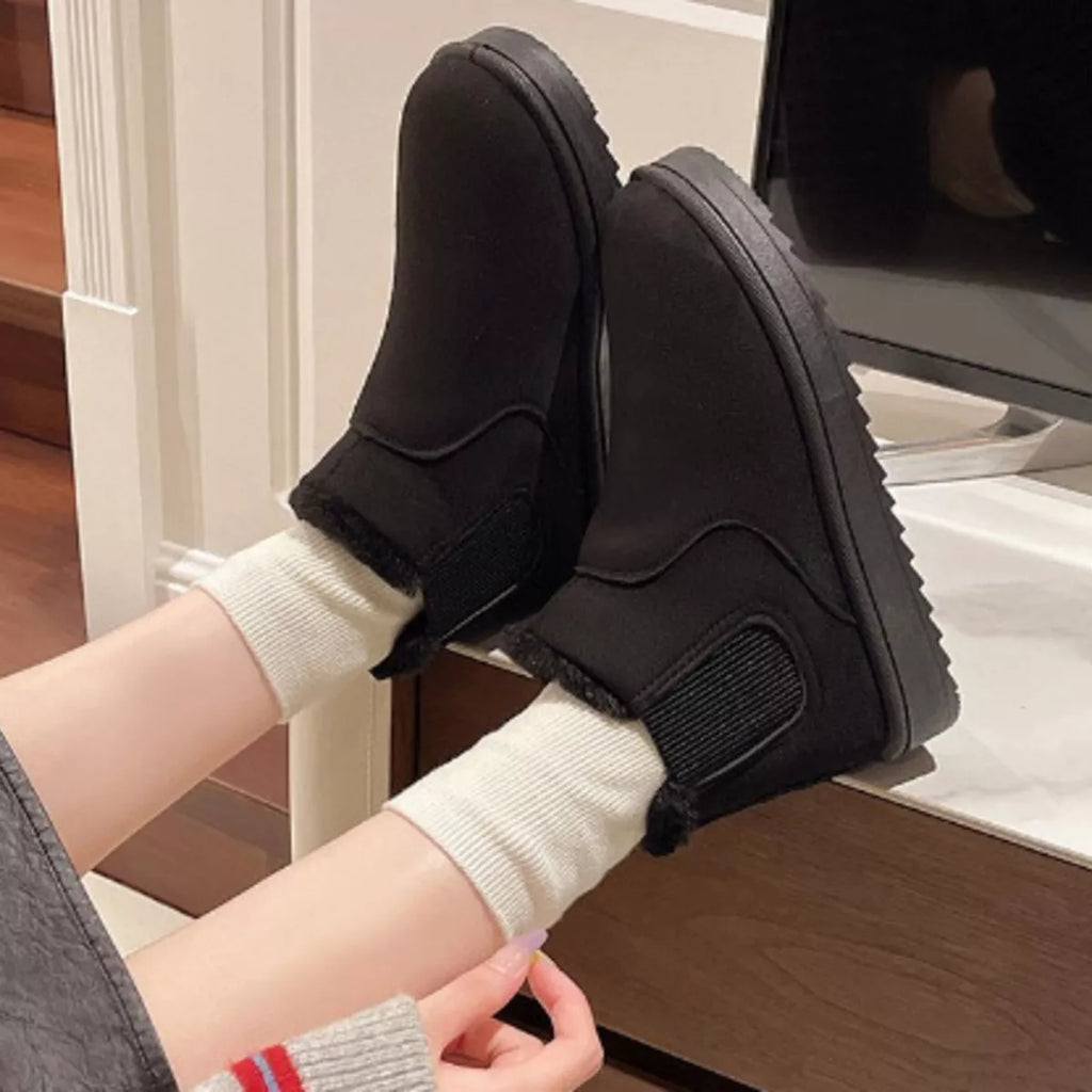 Round Toe Platform Boots
