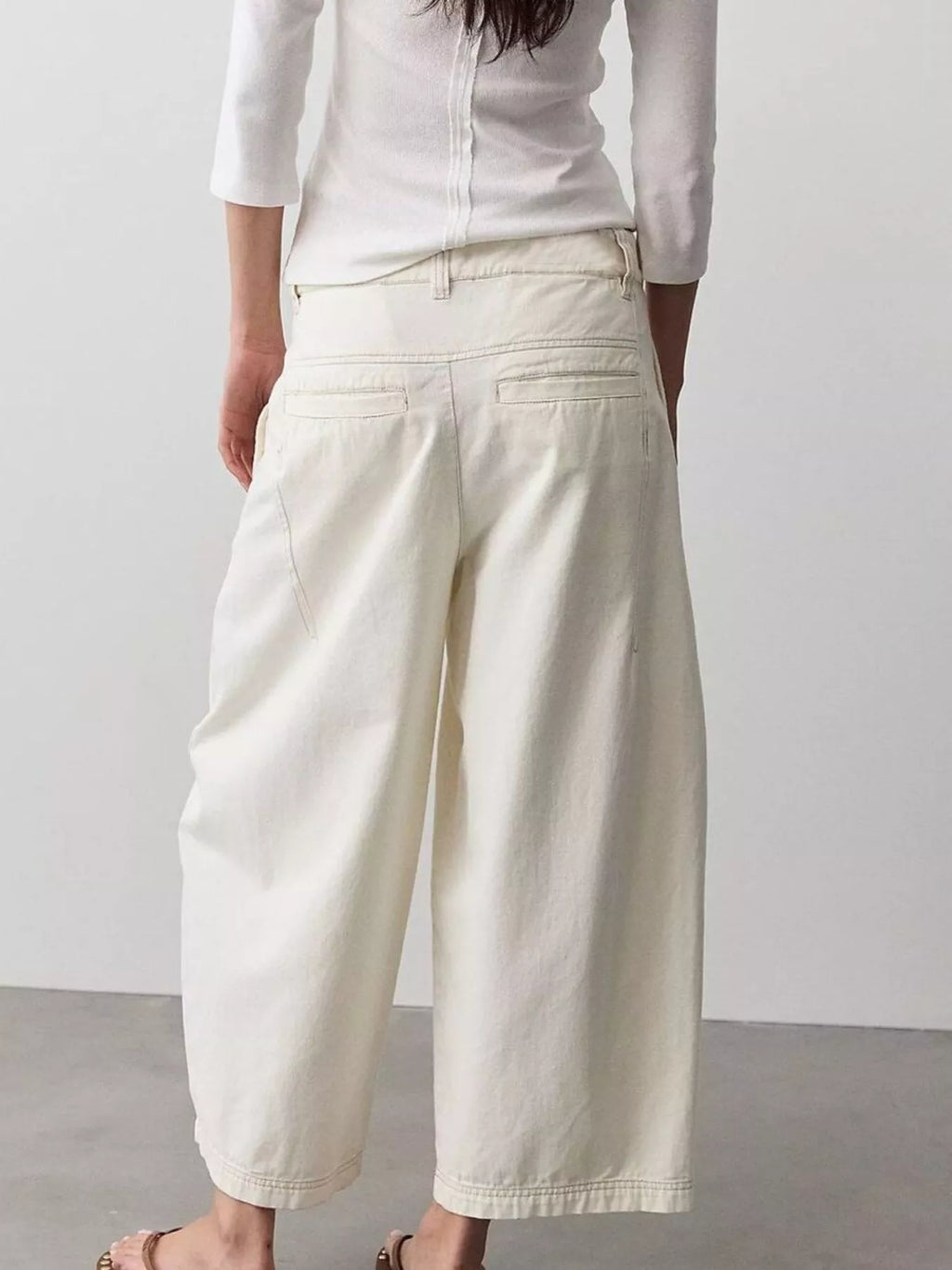 Wide-Leg Cropped Jeans
