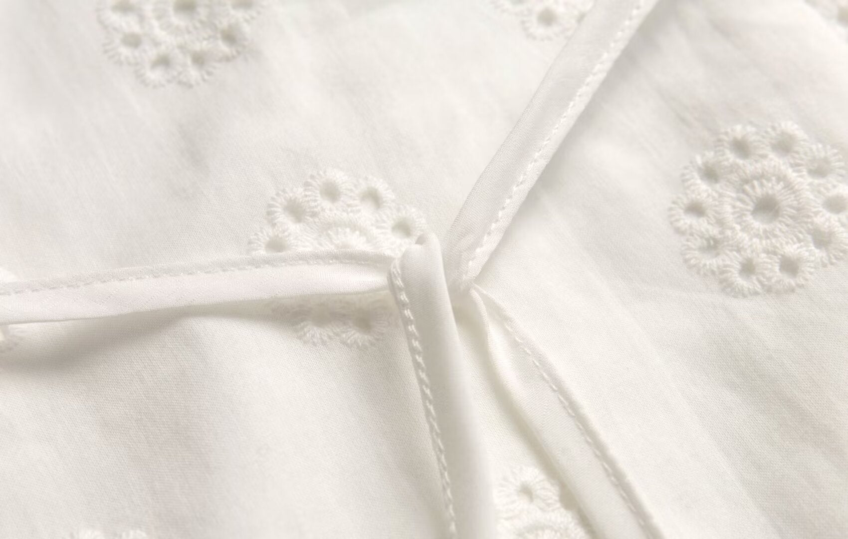 Summer High Grade Embroidered Dress Women Elegant Tied Waist Trimming Short Sleeved Long Dress