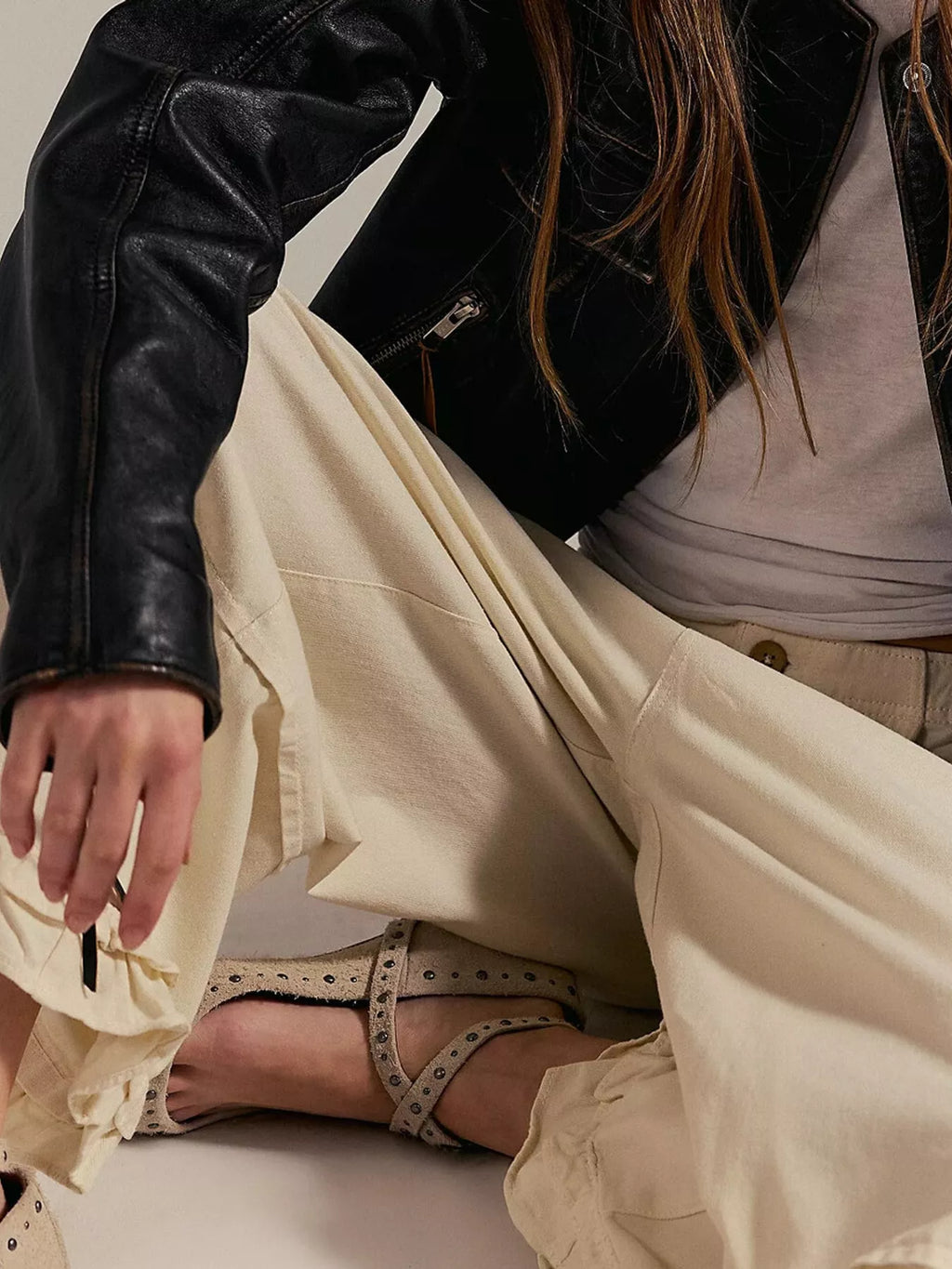Wide-Leg Ruffle Hem Jeans
