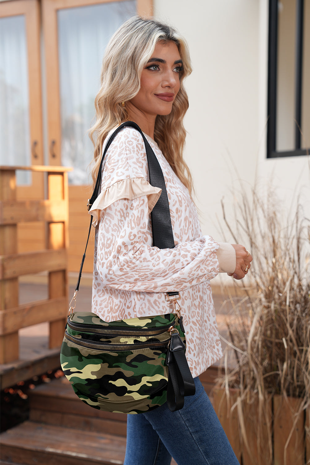 Four Leaf Clover Camouflage Print Gold Chain Strap Double Zipper Crossbody Bag