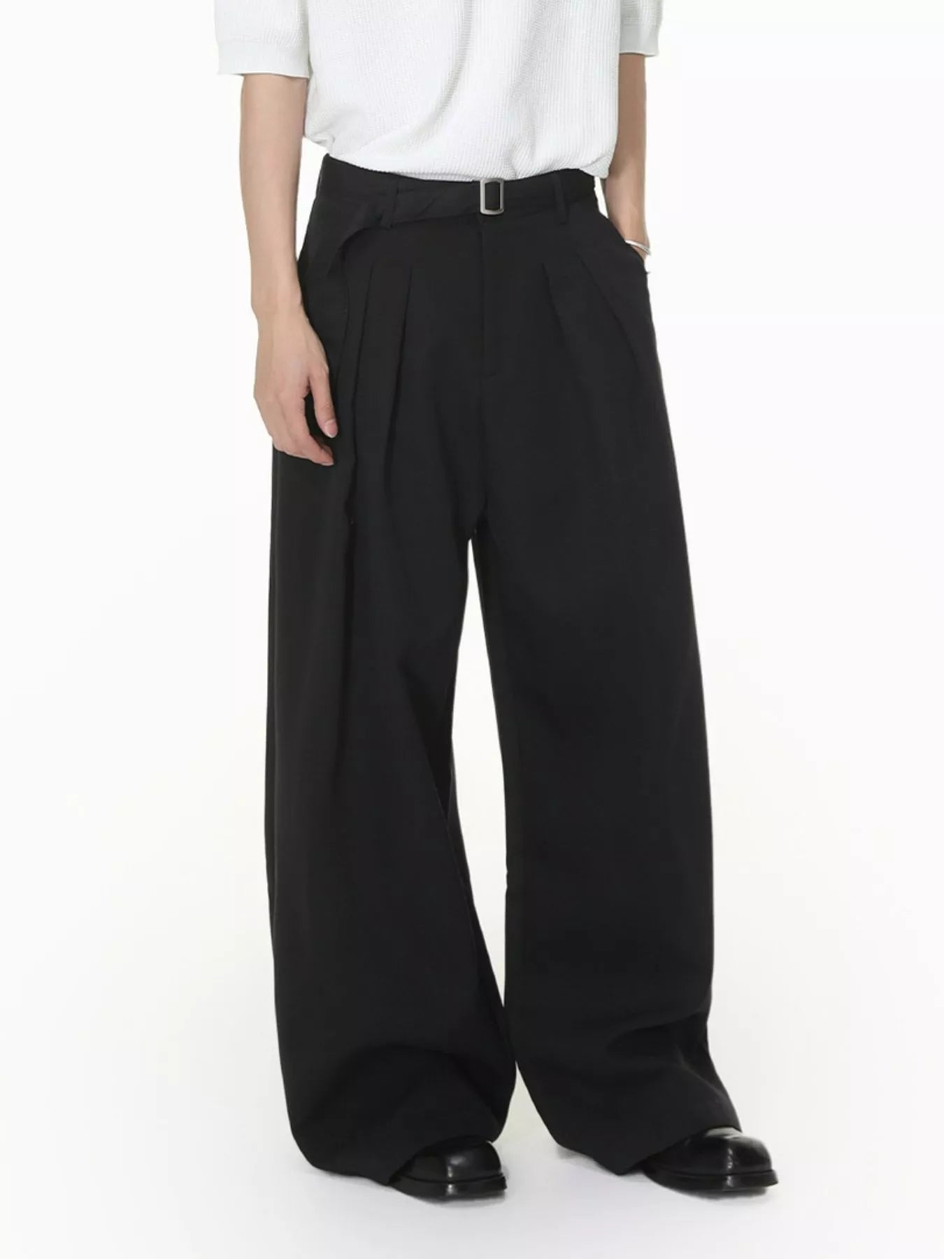 Men's Wide Leg Pleated Pants
