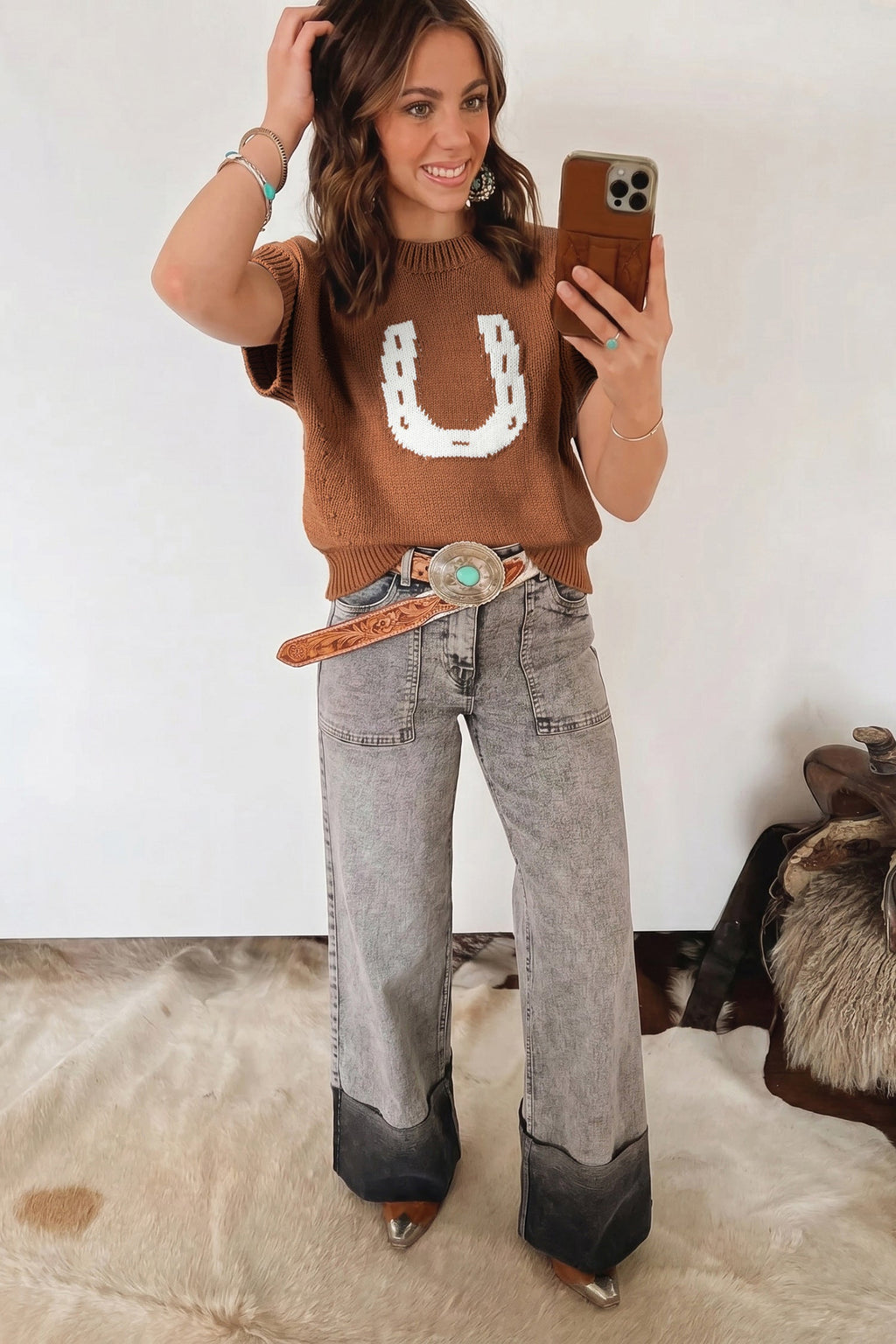 Chestnut Western Horseshoe Pattern Short Sleeve Knit Sweater