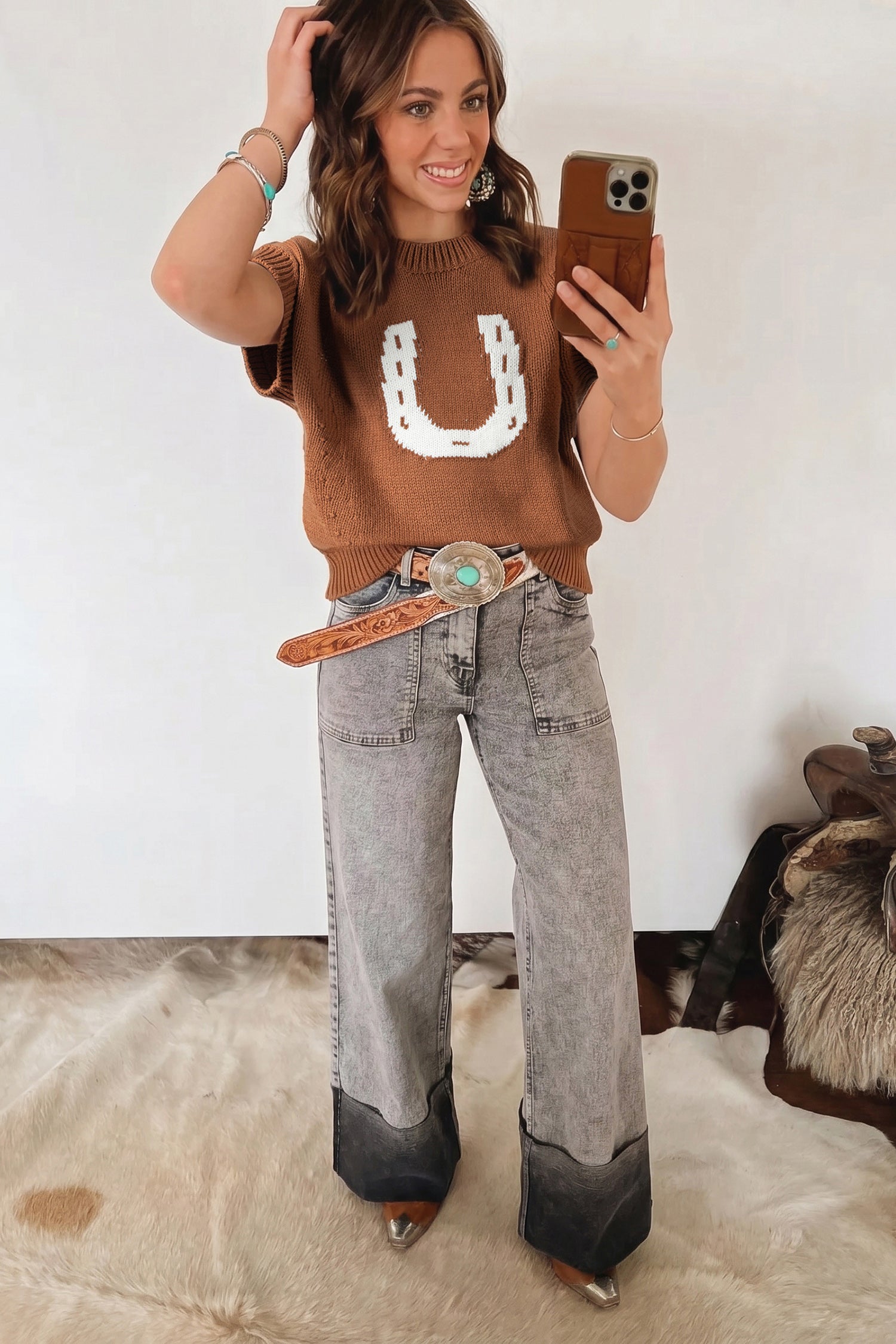 Chestnut Western Horseshoe Pattern Short Sleeve Knit Sweater