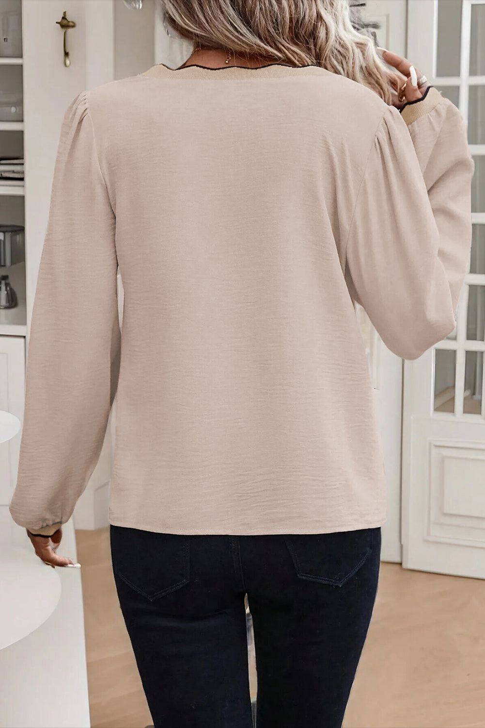 Jet Stream Contrast Scallop Trim V Neck Long Sleeve Blouse
