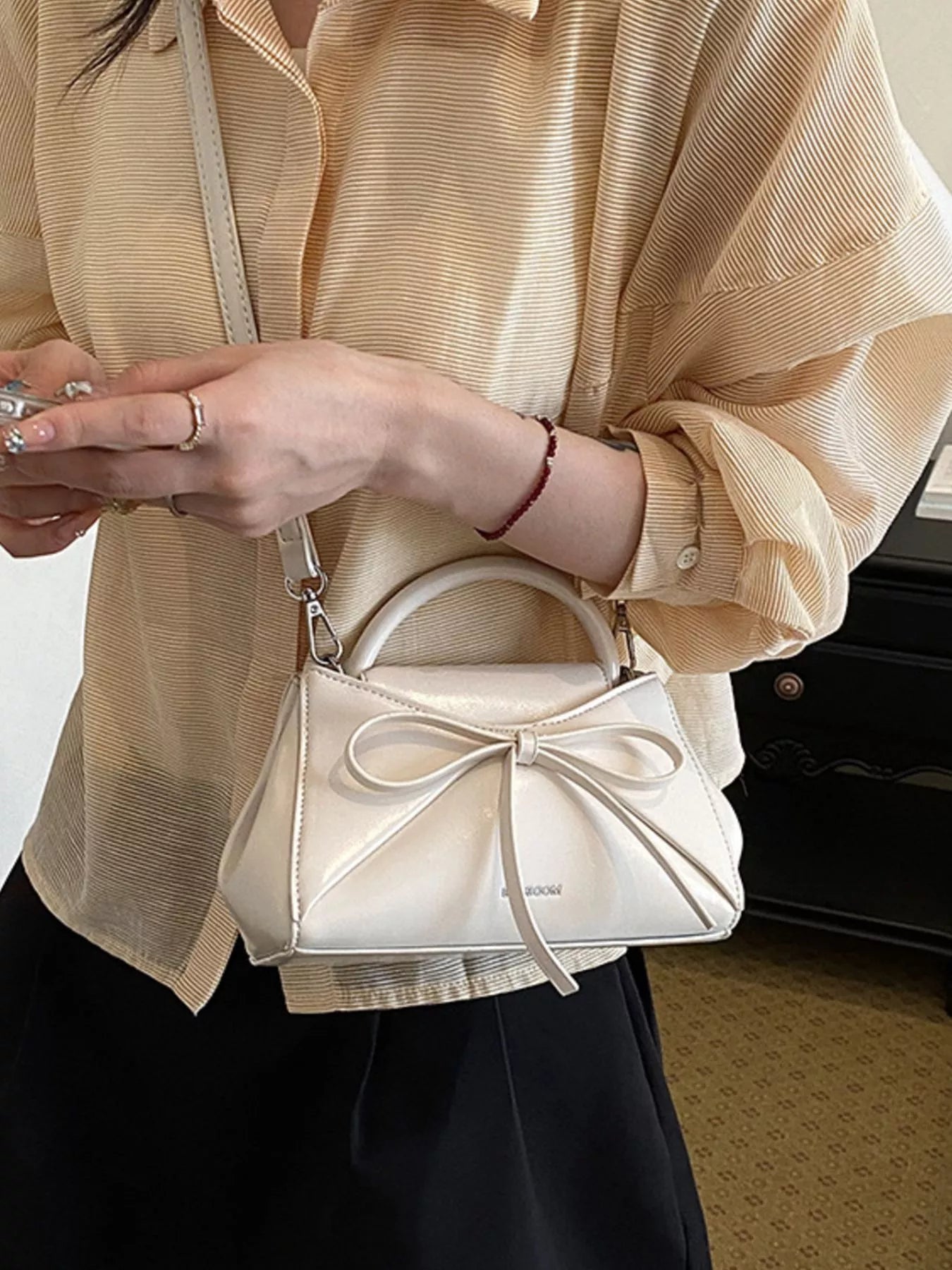 Bow Detail Crossbody Bag