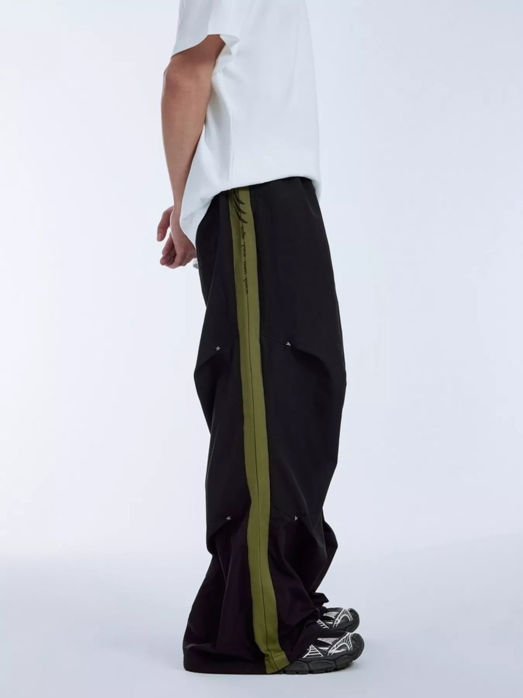 Men's Side Stripe Relaxed Fit Pants