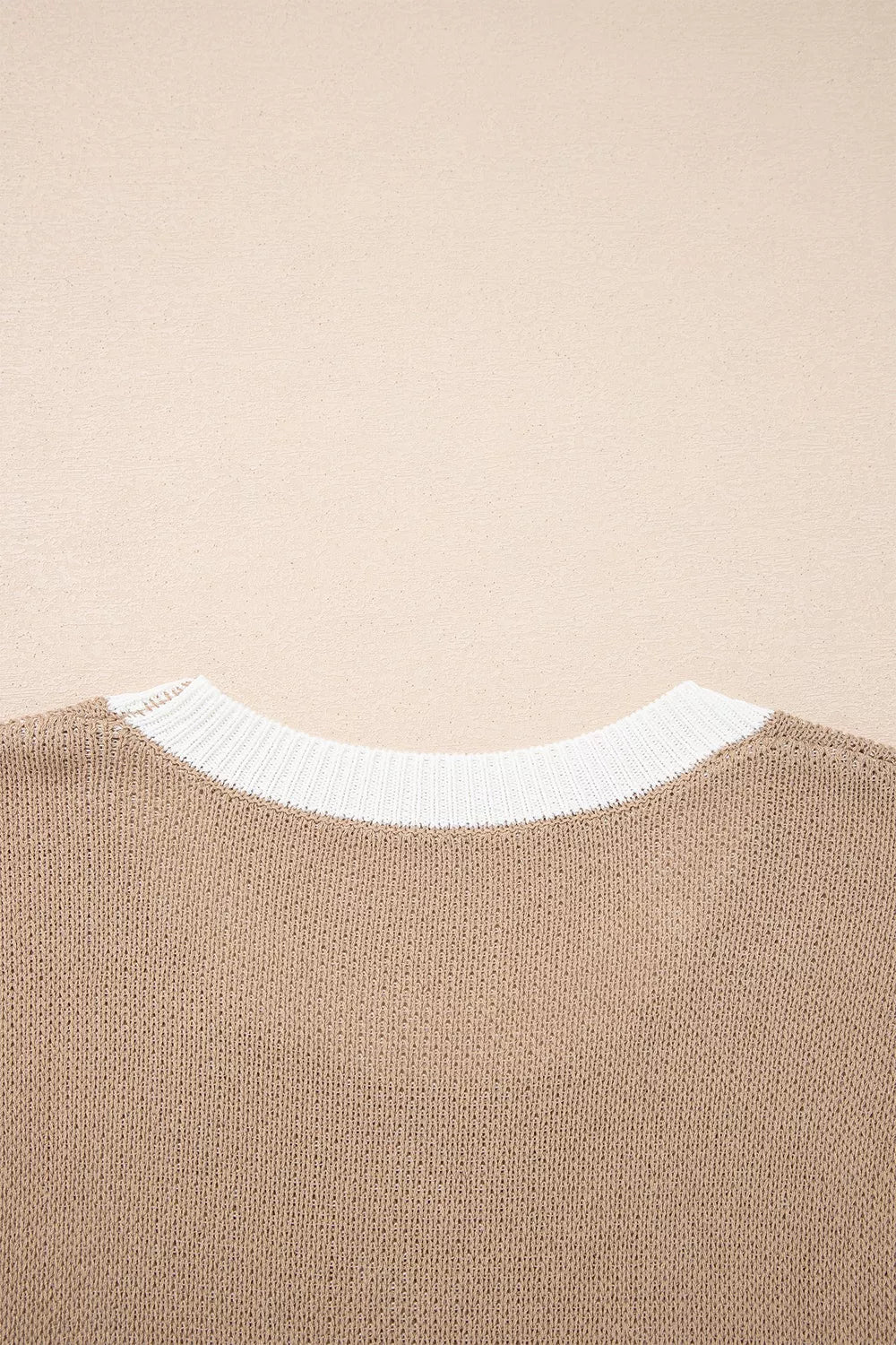 Horse Shoe Pattern Contrast Trim Short Sleeve Sweater