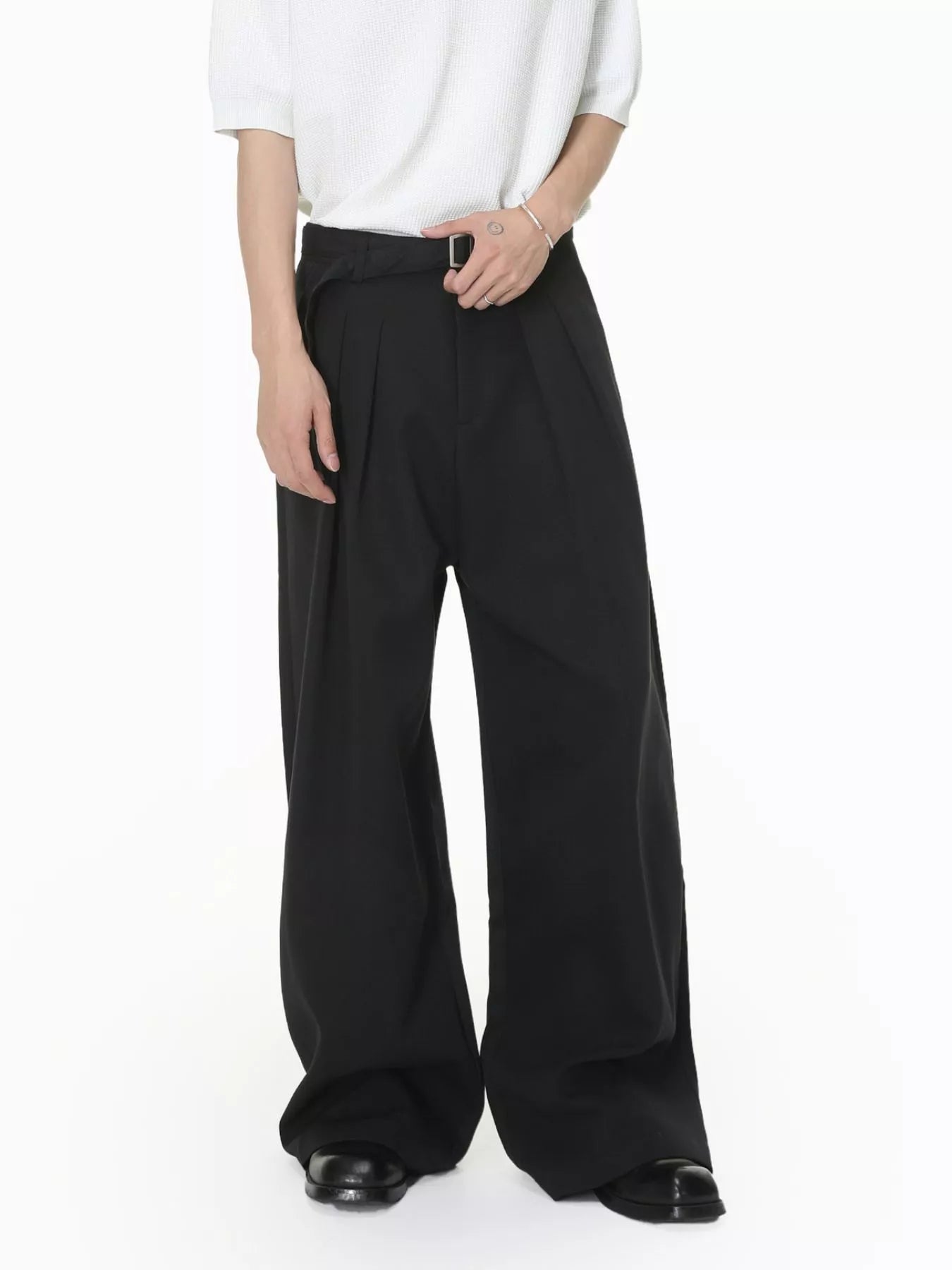 Men's Wide Leg Pleated Pants