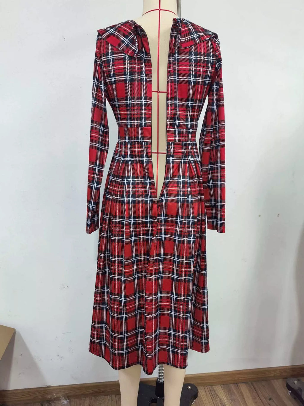 Vintage Plaid Long Sleeve Midi Dress