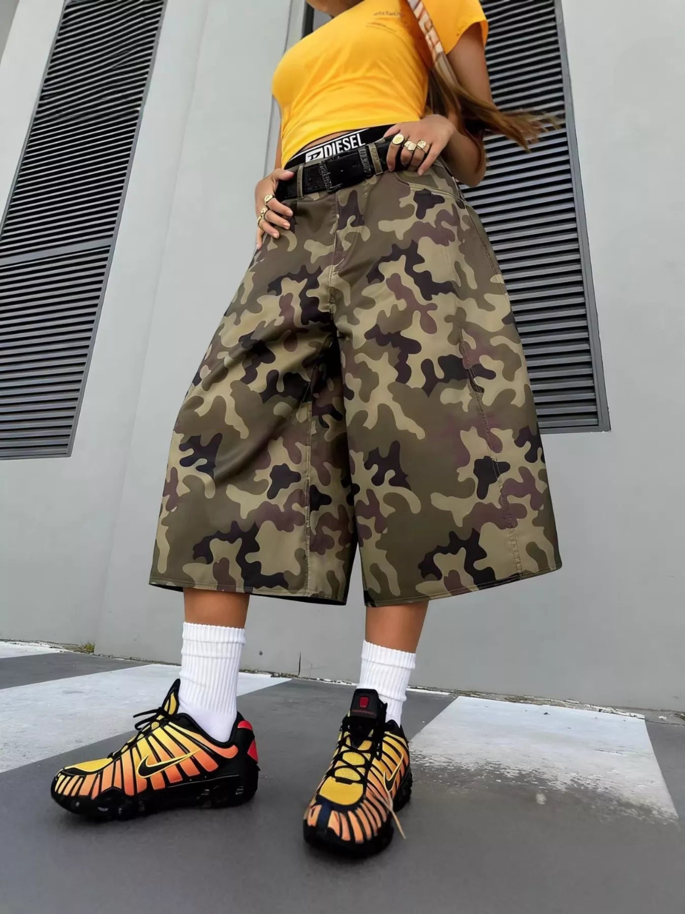 Camouflage Wide-Leg Cropped Pants