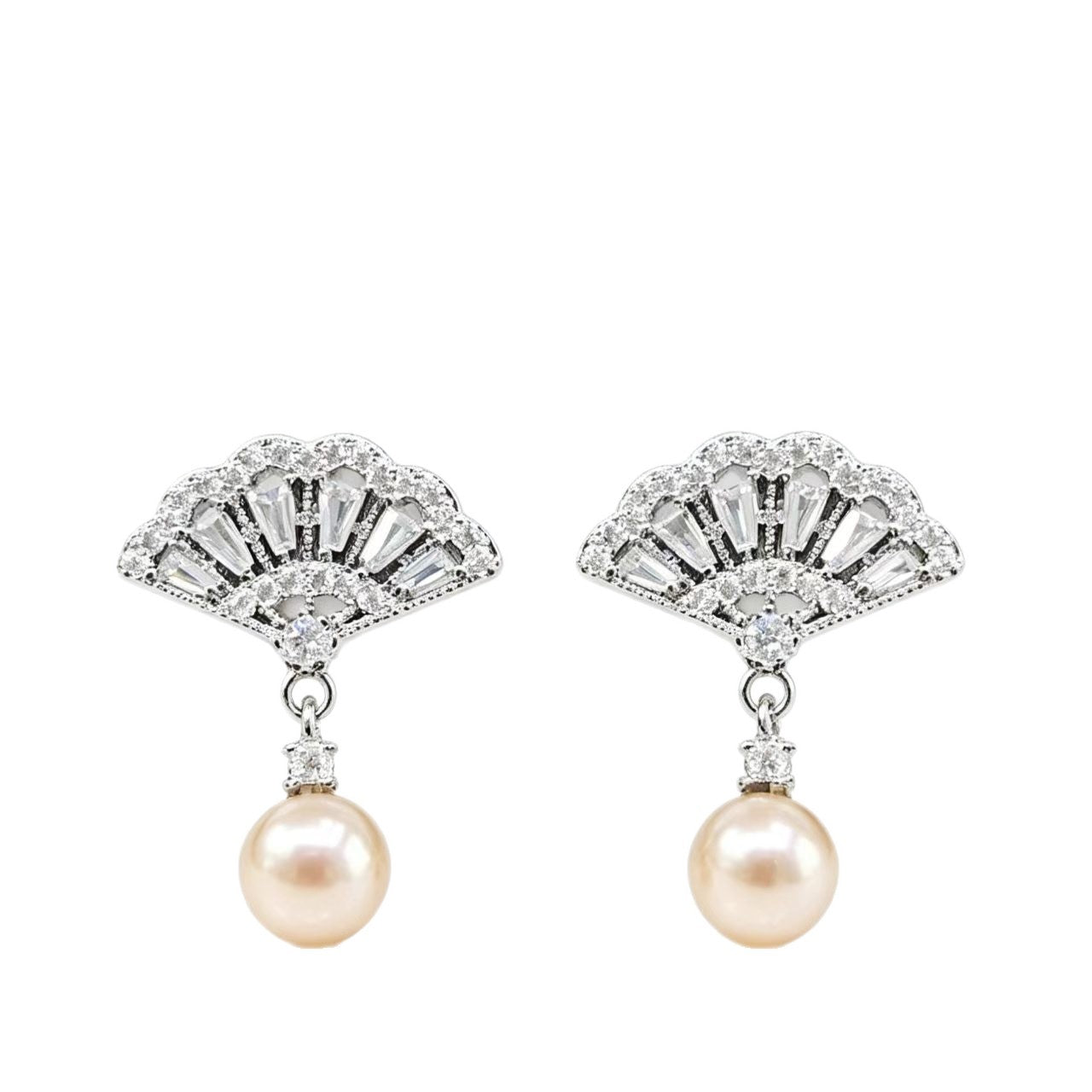 French-style Vintage Pearl-encrusted Fan-shaped Silver Stud Earrings With Zircon Embellishments