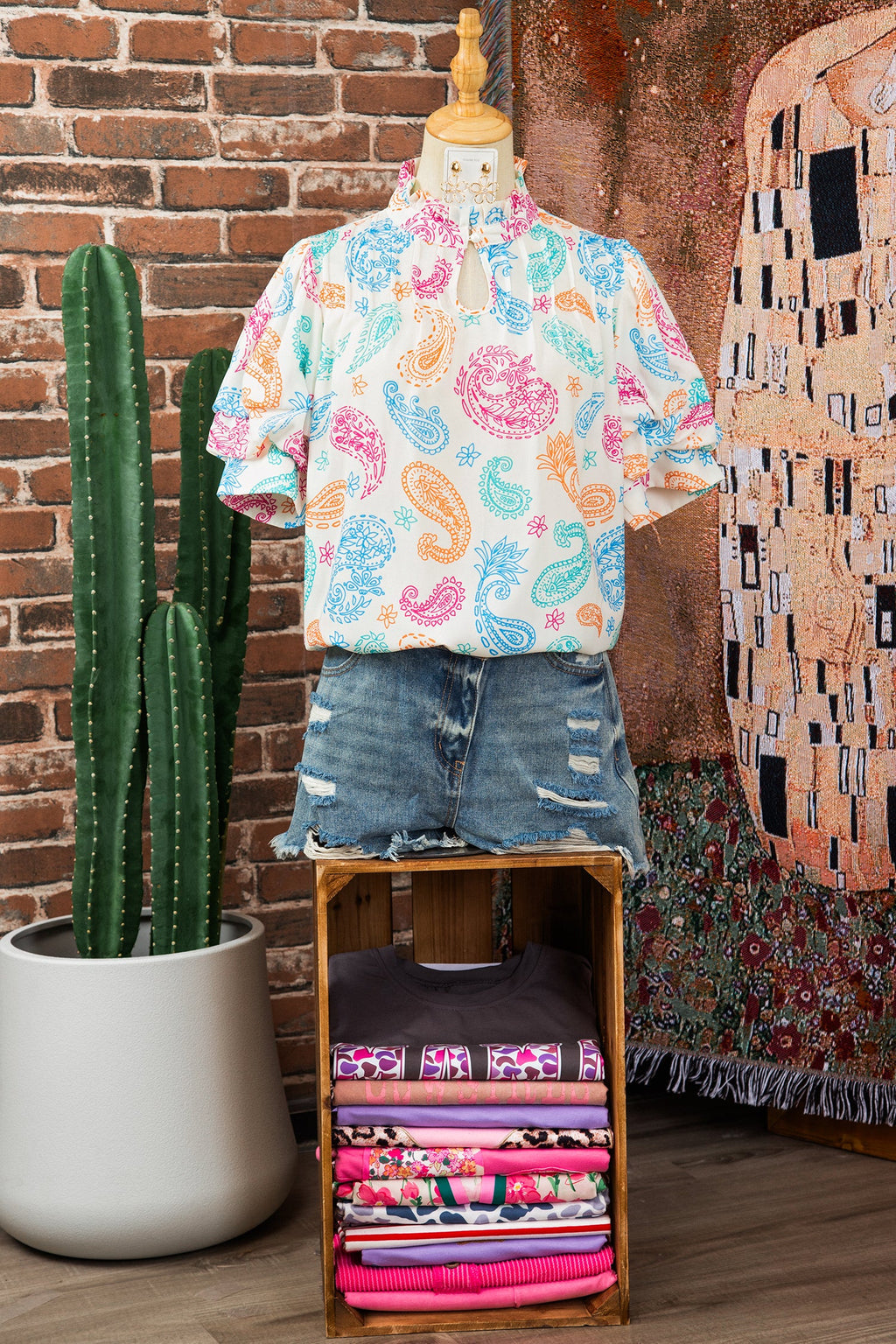 Multicolour Vibrant Paisley Printed Button Keyhole Puff Sleeve Blouse