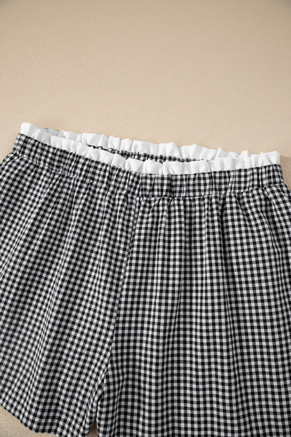 Plus Size Gingham Plaid Ruffle Contrast Trim Shorts