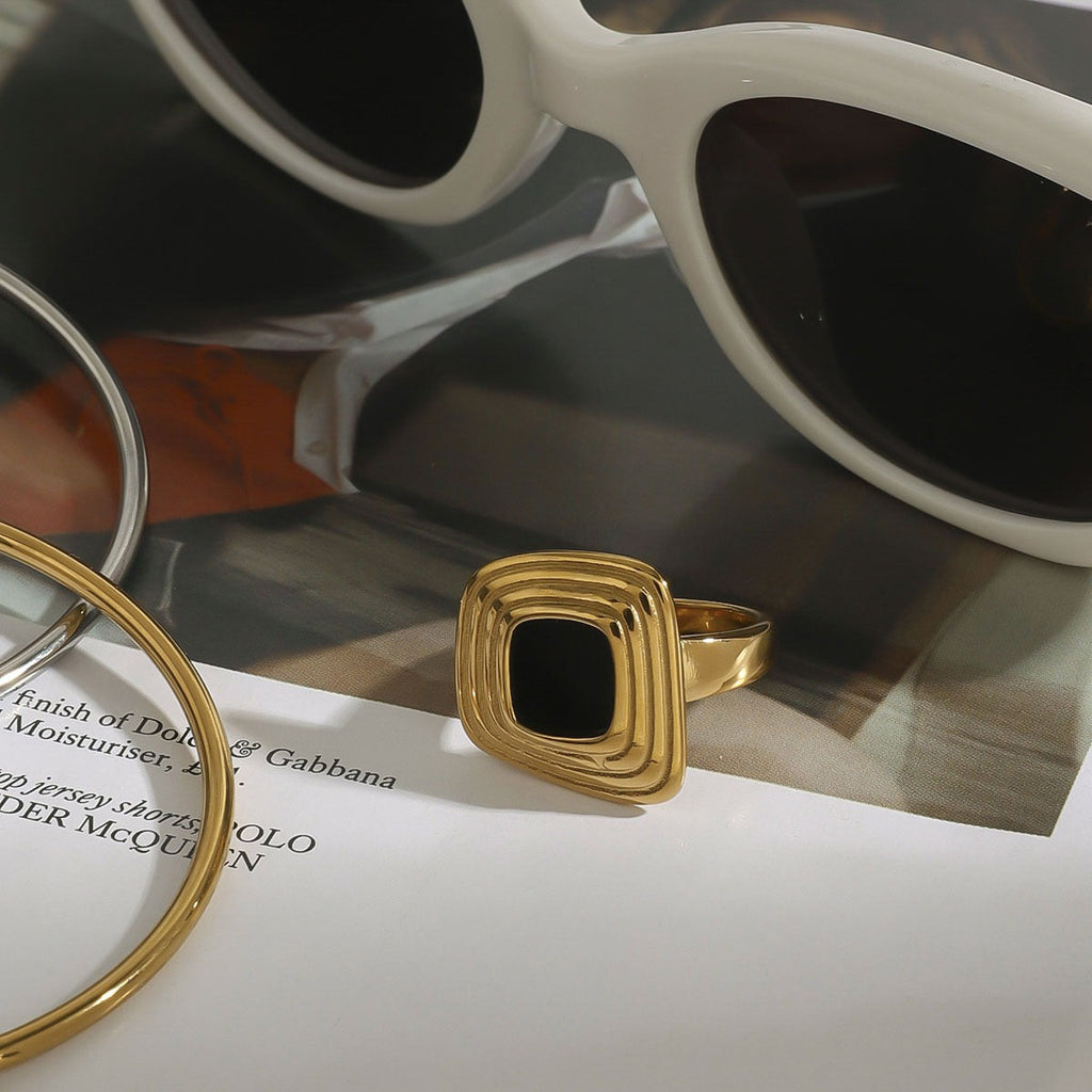 18K gold geometric shape with texture design classic fashion ring