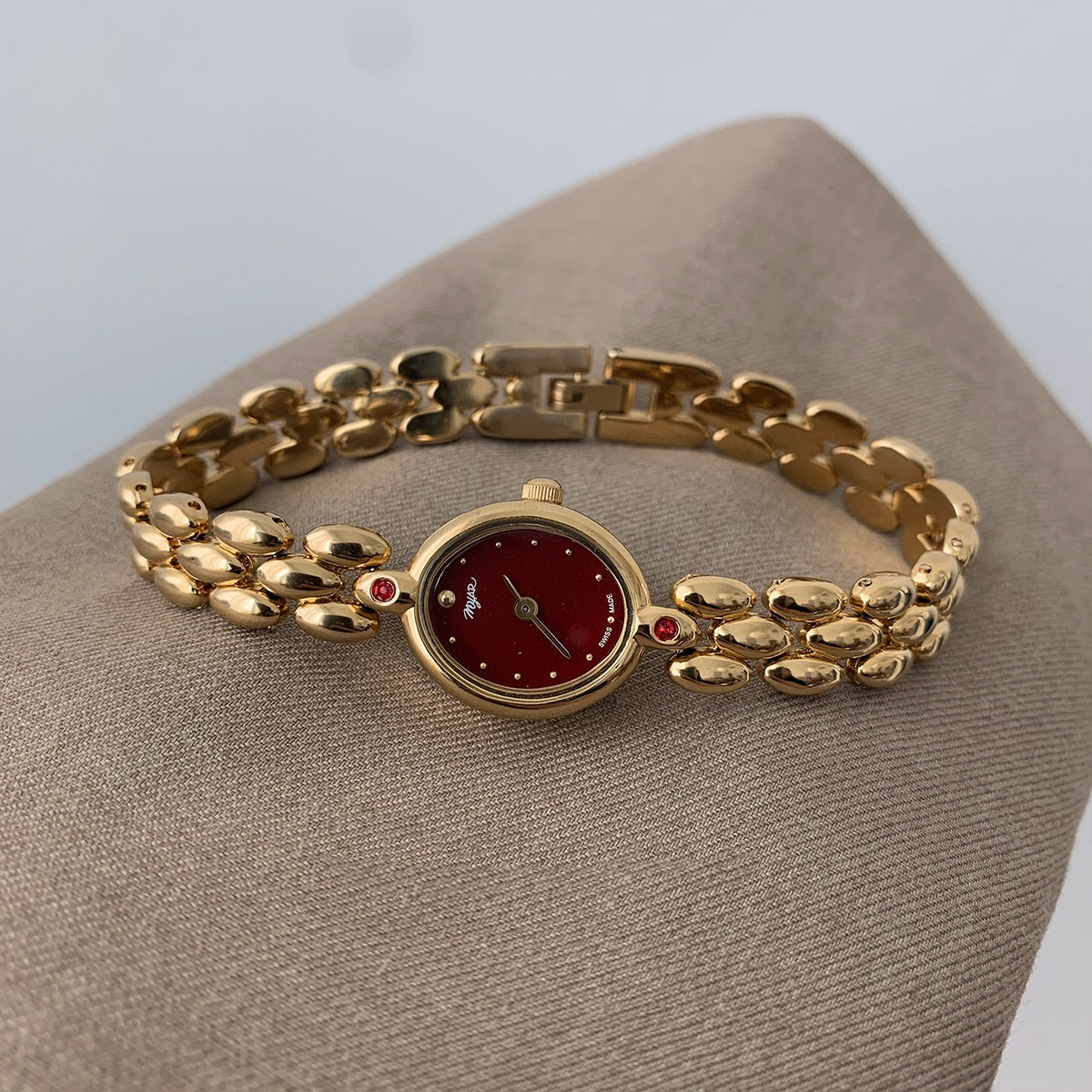 Retro Exquisite Luxury Oval Small Dial Fashion Trend