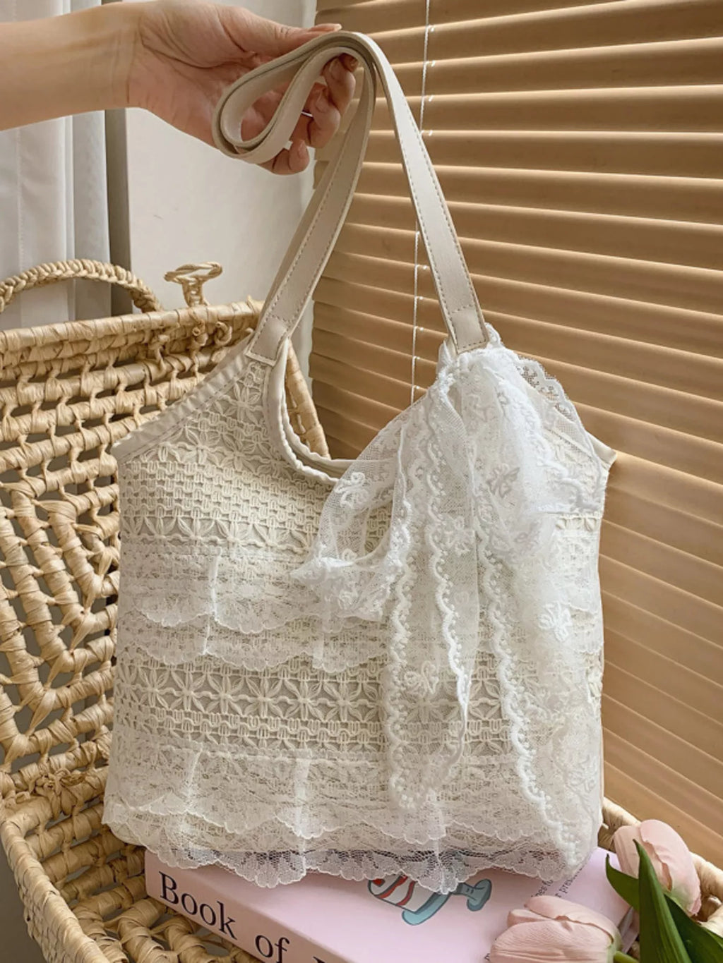 Lace Bowknot Woven Handbag