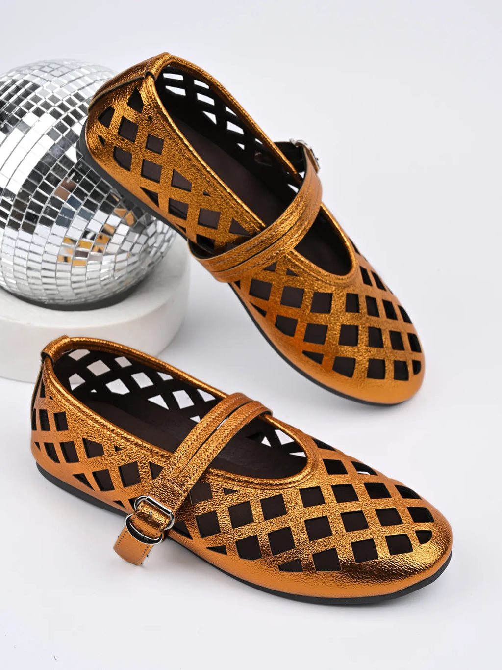 Cutout Round Toe Flats Sandals