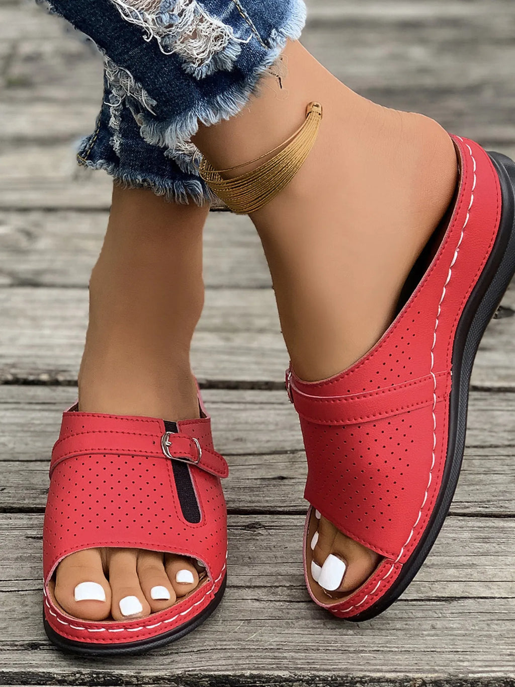 Casual Comfort Buckle Strap Sandals