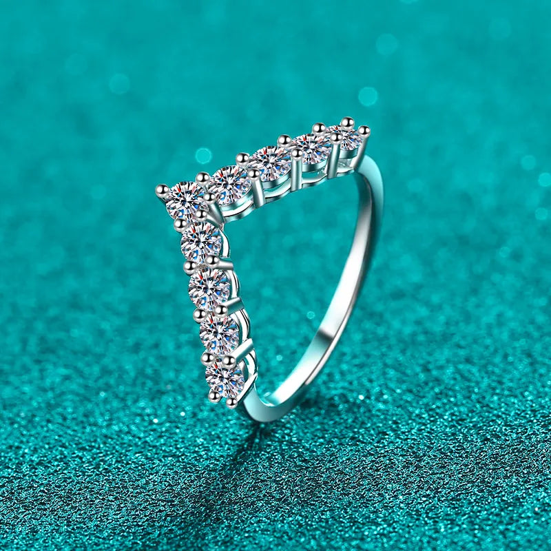 925 Sterling Silver Moissanite V-Shape Chevron Ring