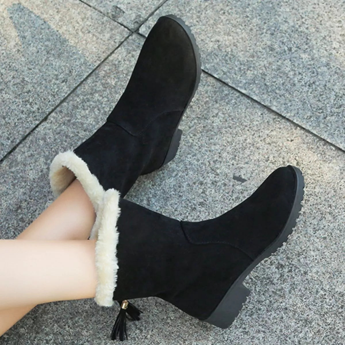Round Toe Plush Lined Boots