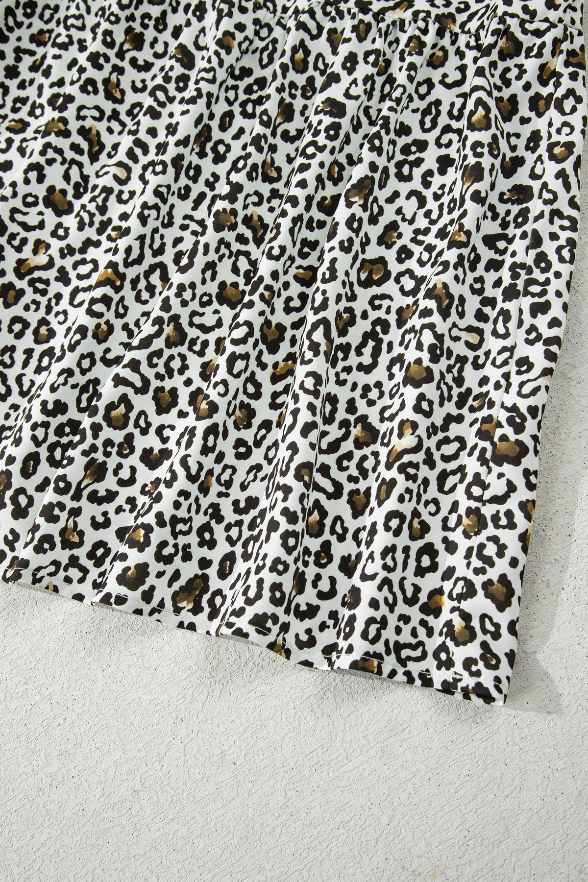 Plus Size Leopard Contrast Trim Puff Sleeve Blouse