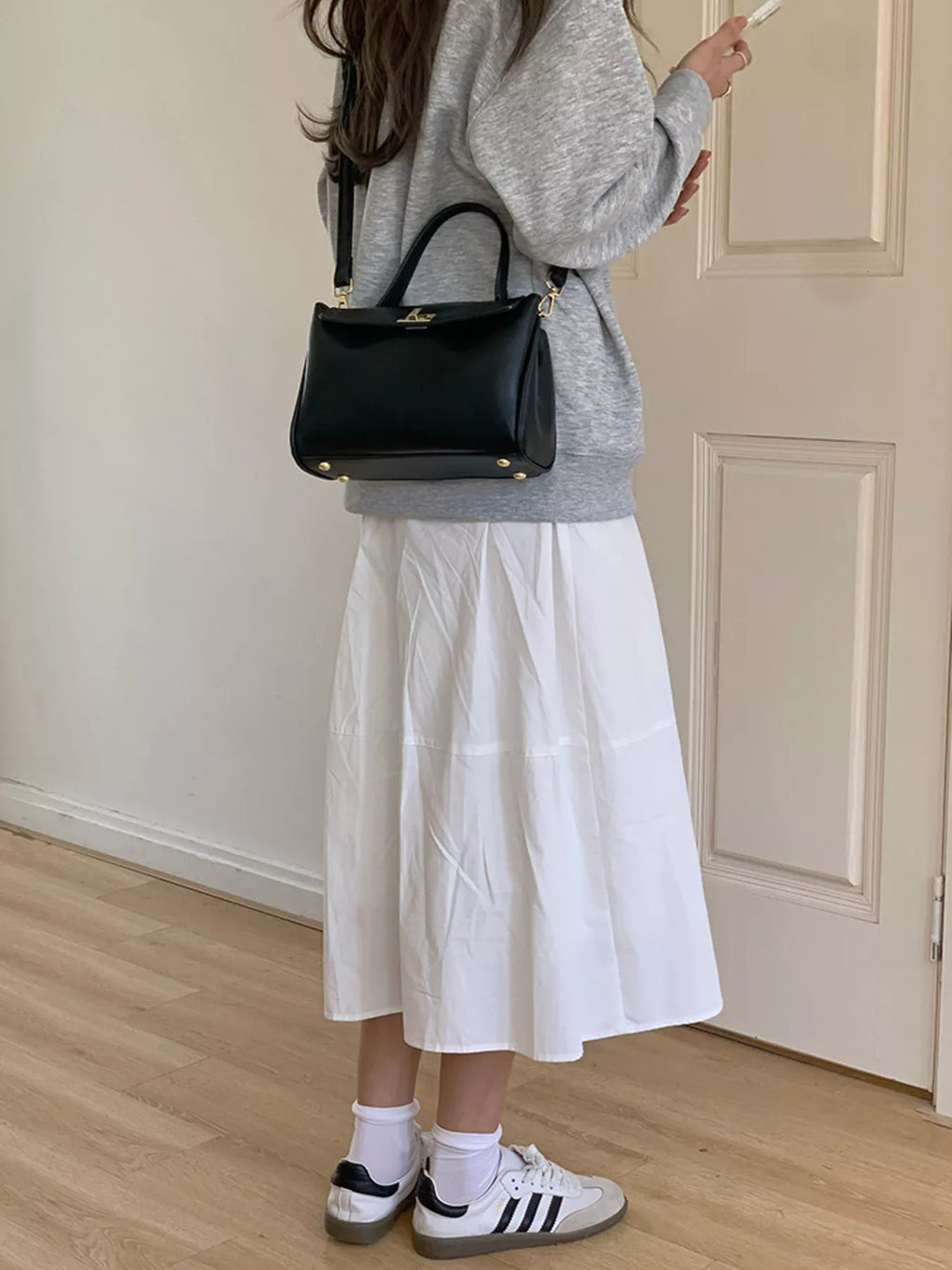 Golden Clasp Leather Crossbody Bag