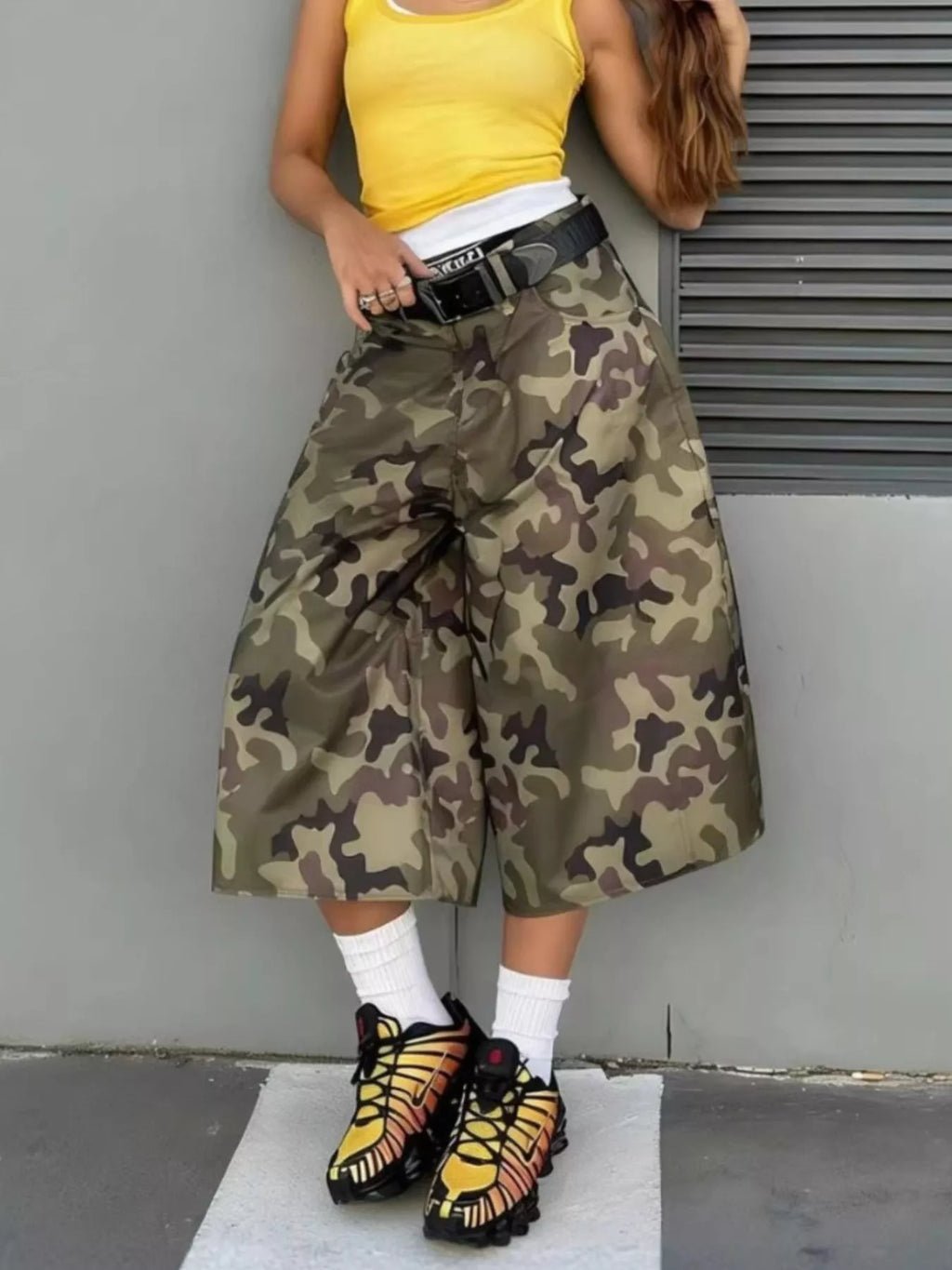 Camouflage Wide-Leg Cropped Pants