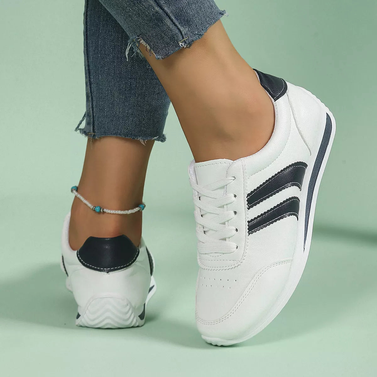Round Toe Lace Up Sneakers