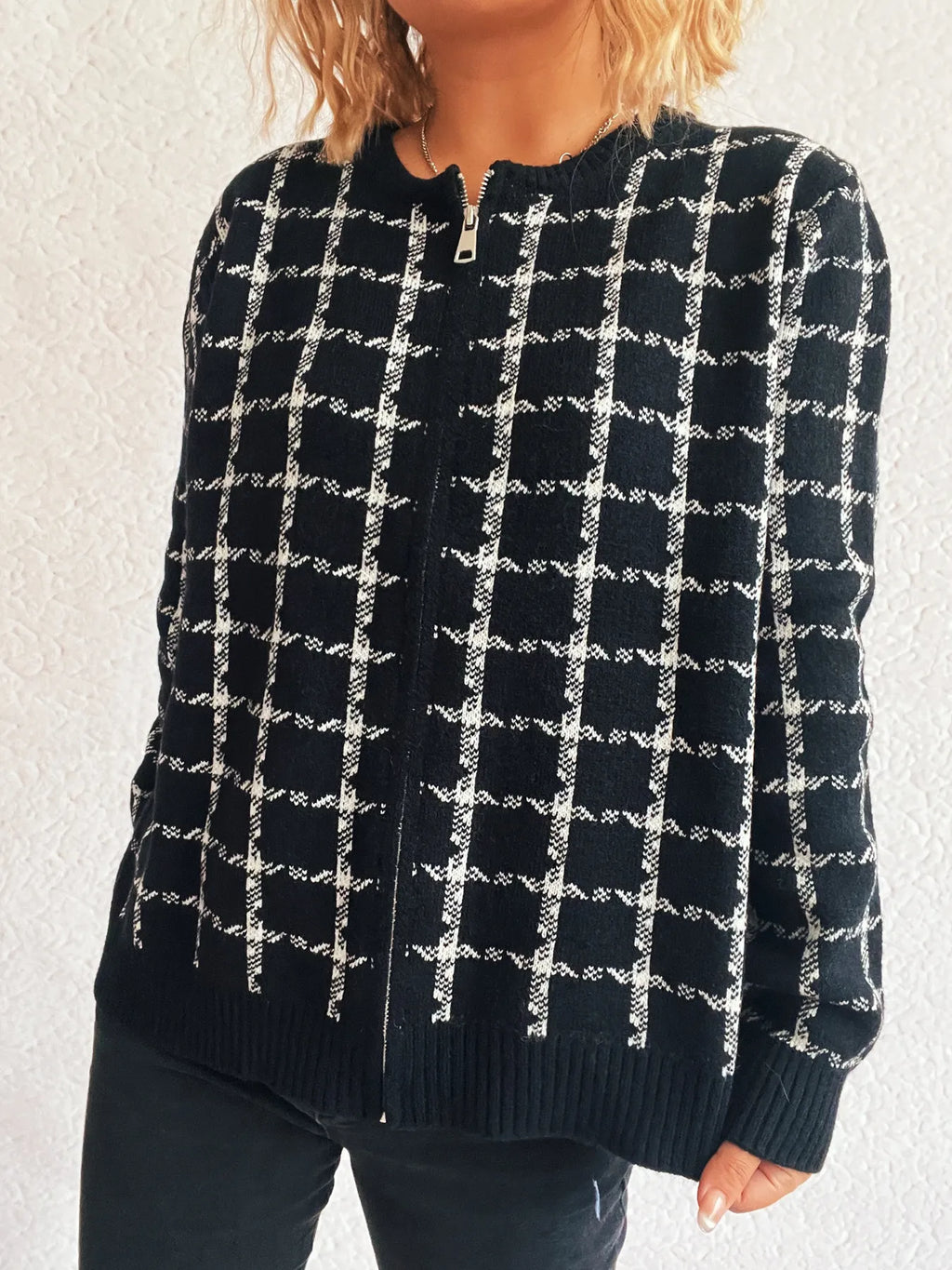Plaid Zip-Up Cardigan with Gentle Stretch