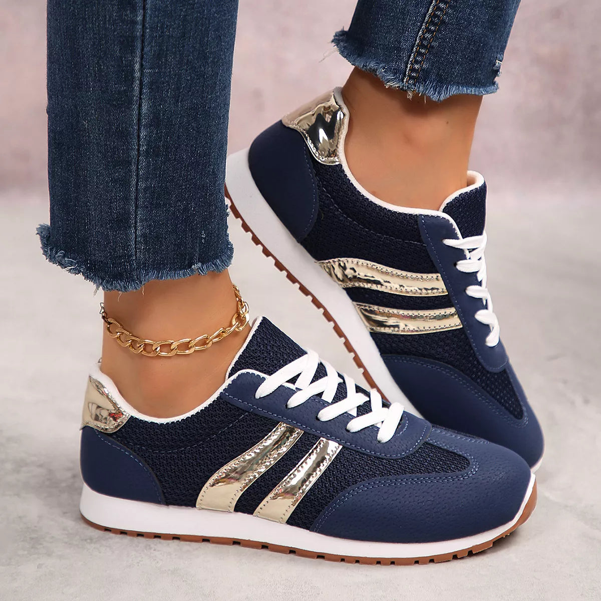 Round Toe Lace Up Sneakers