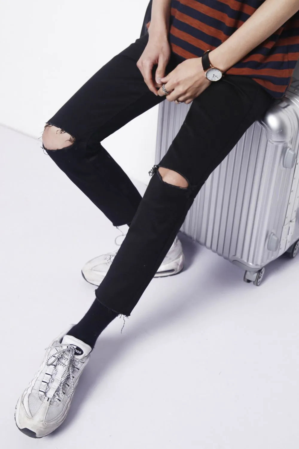 Men's Distressed Skinny Jeans