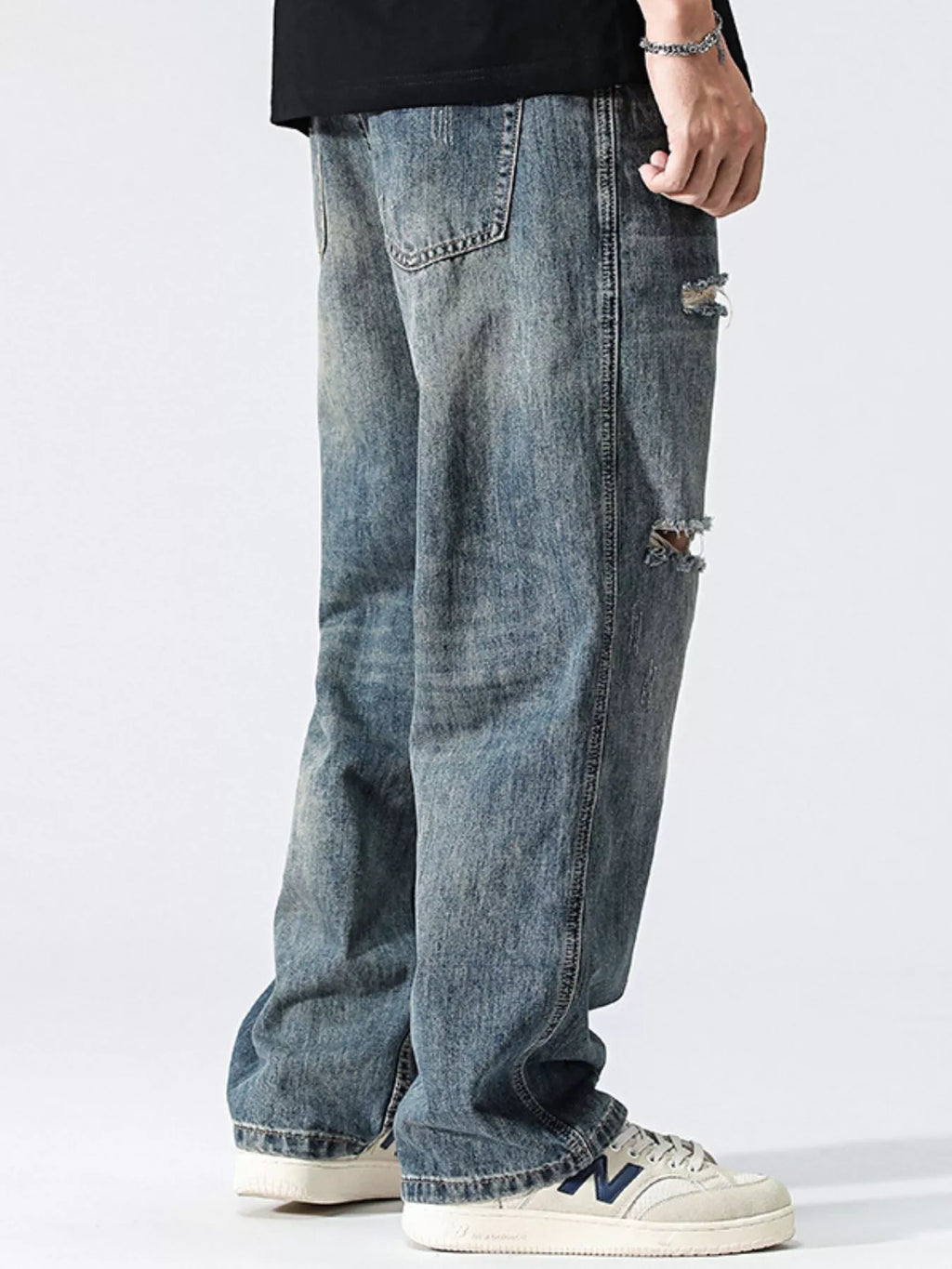 Men's Distressed Loose Fit Jeans