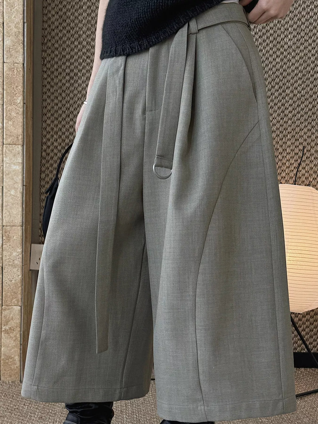 High-Waisted Wide-Leg Capris