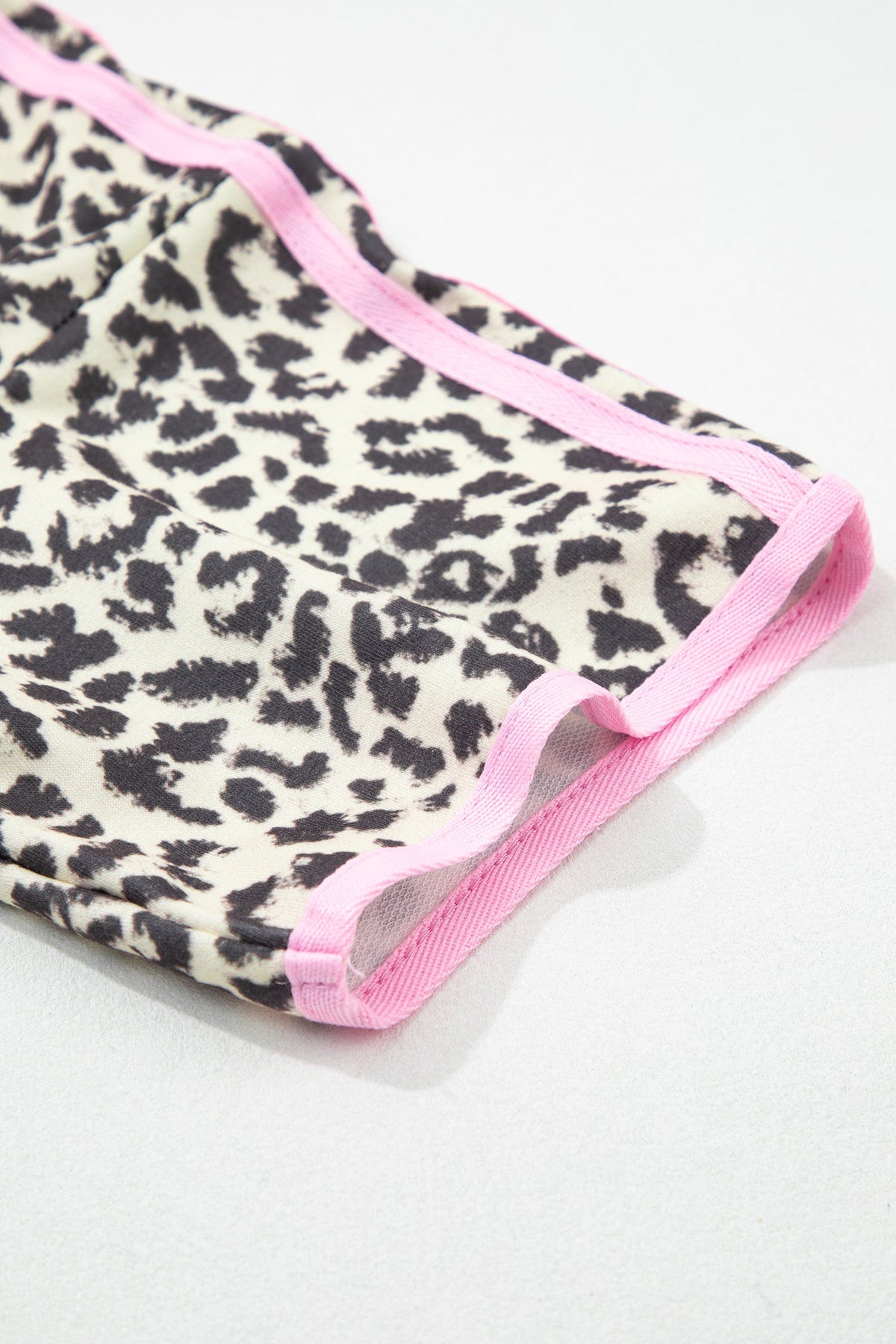 Leopard Contrast V-Neck Short Sleeve Top