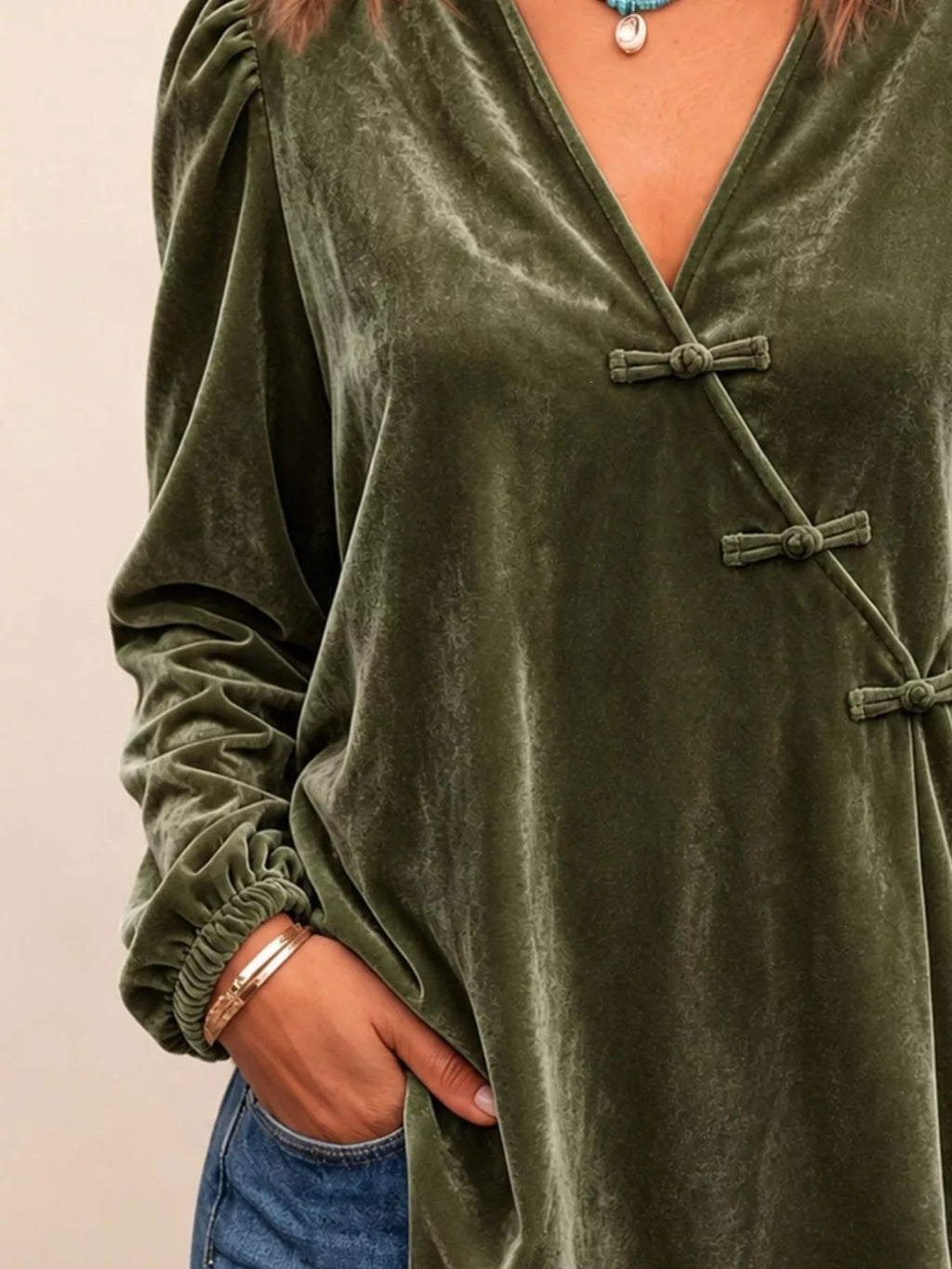 Chinese-Style Knot Buttons Velvet Blouse