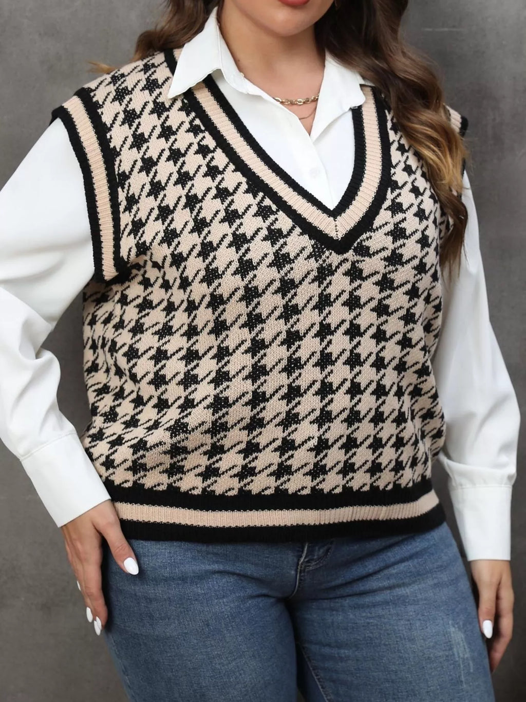 Plus Size Houndstooth V-Neck Knit Sweater Vest
