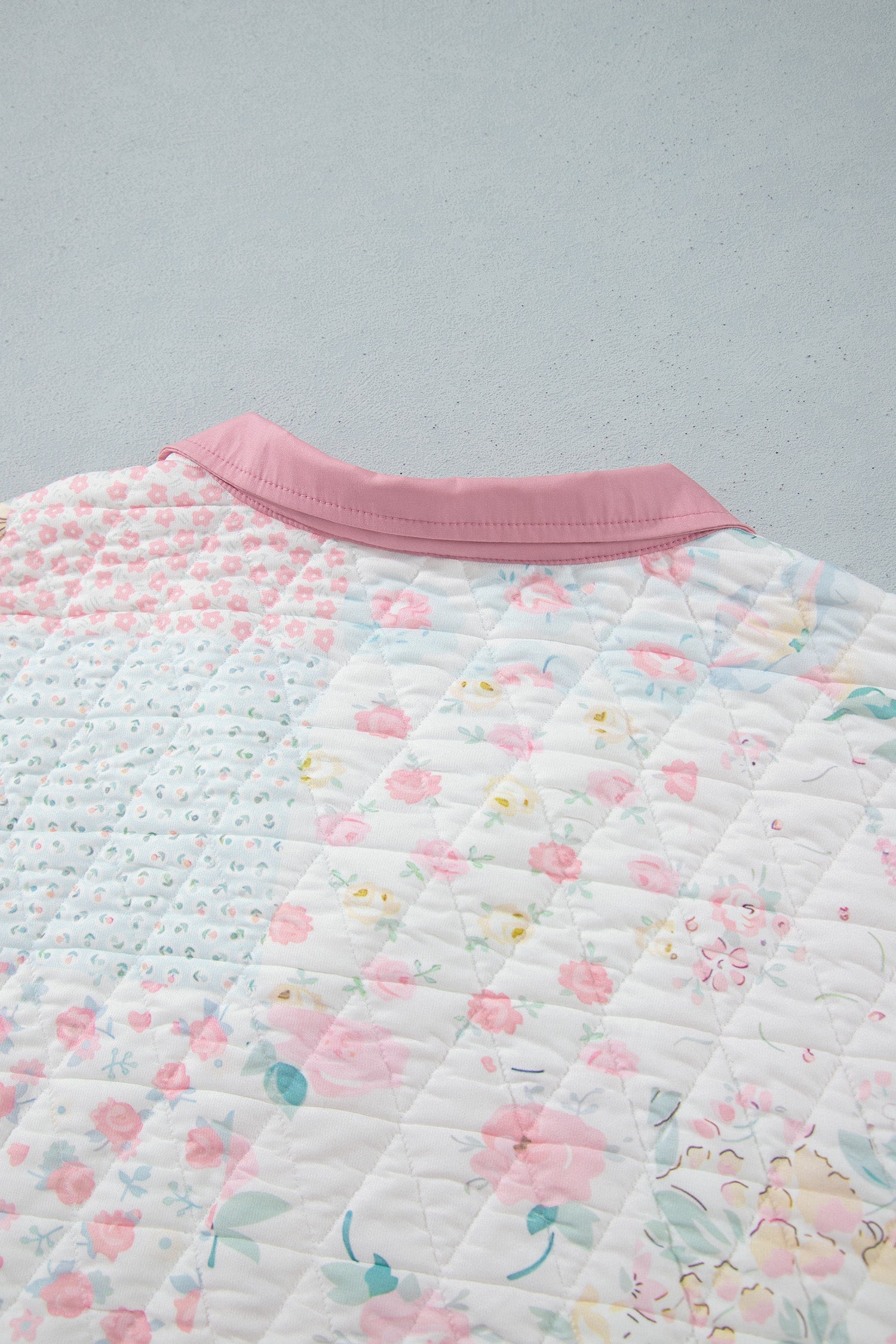 Pink Floral Quilted V-Neck Plus Size Fake Pocket Sweatshirt
