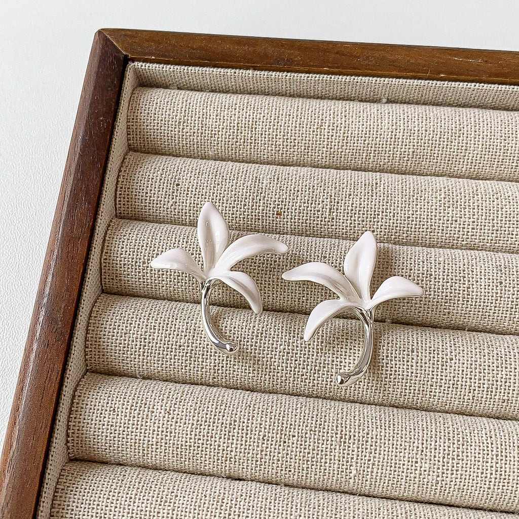 Simple Stylish And Elegant Flower Stud Earrings
