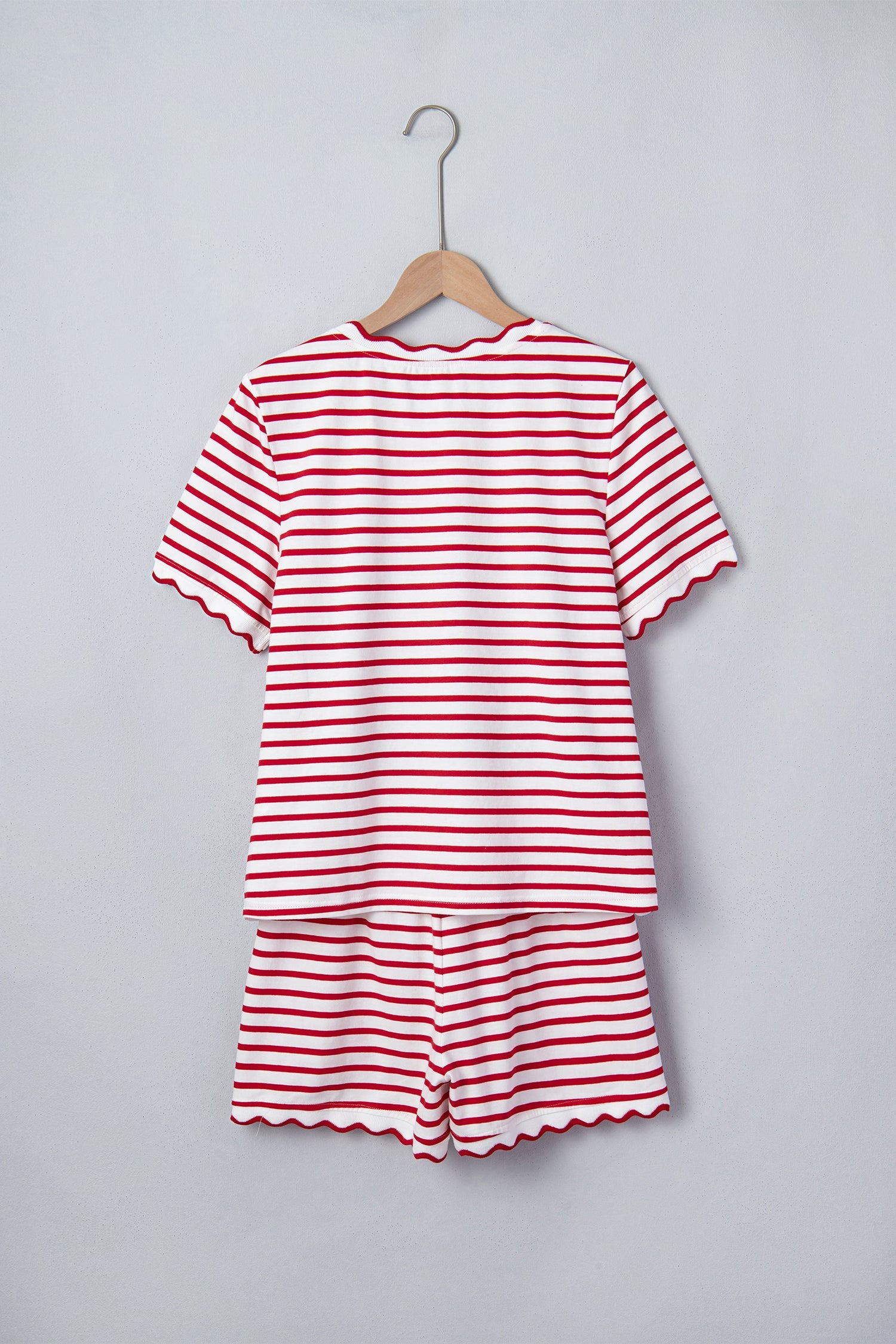 Red Stripe Scallop Trim Casual Top 2pcs Short Set