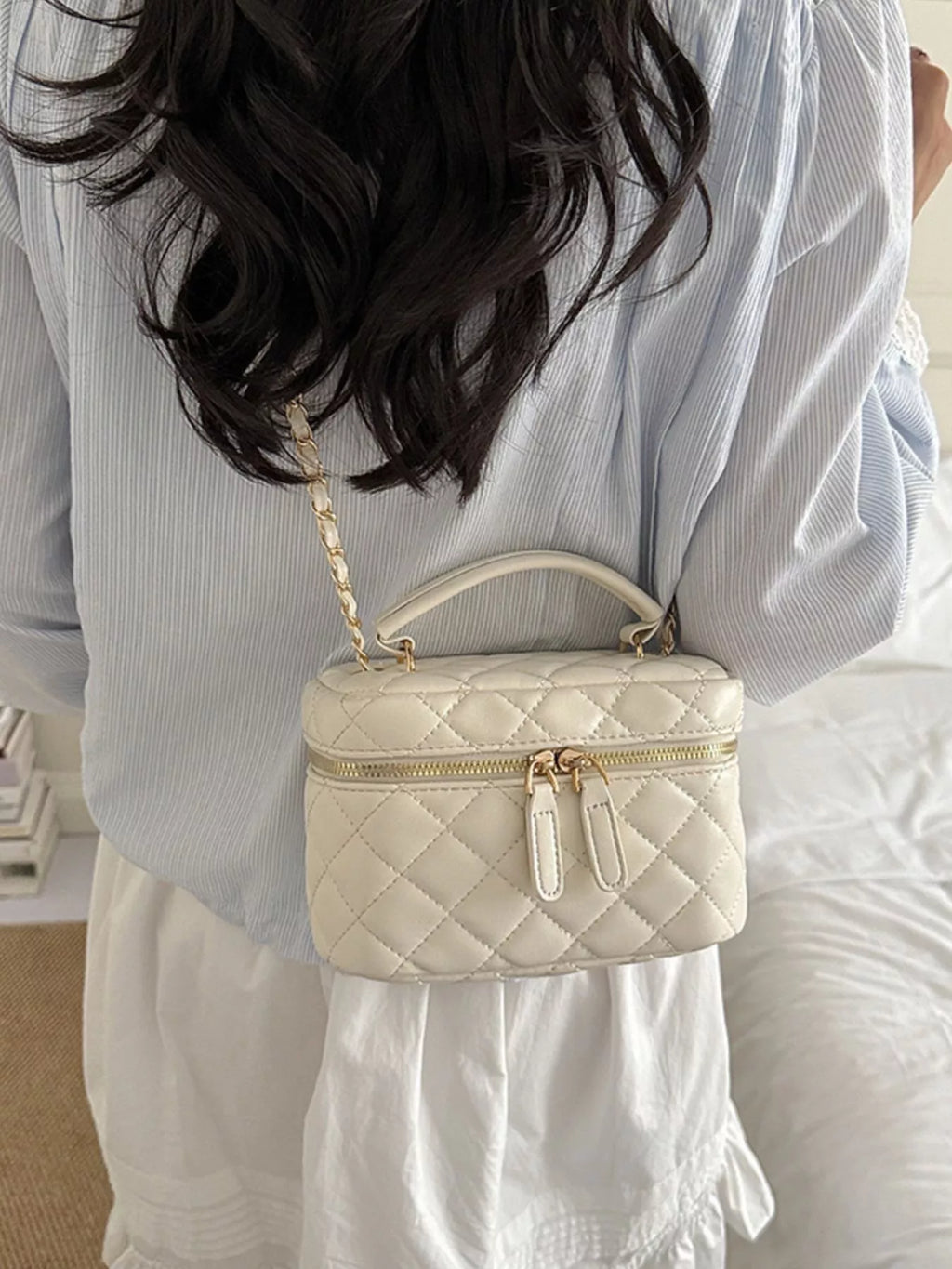 Quilted Chain Strap Crossbody Bag