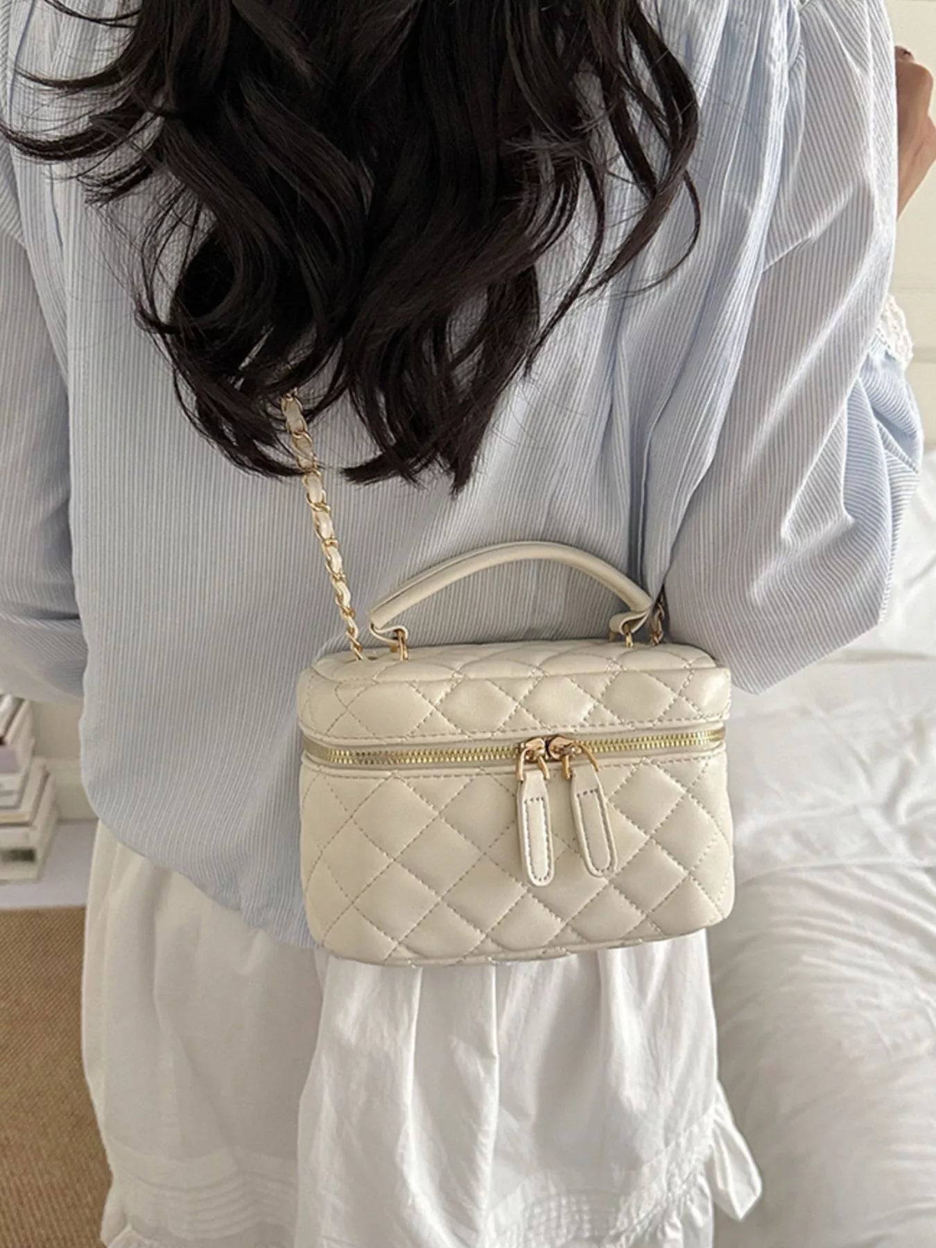 Quilted Chain Strap Crossbody Bag