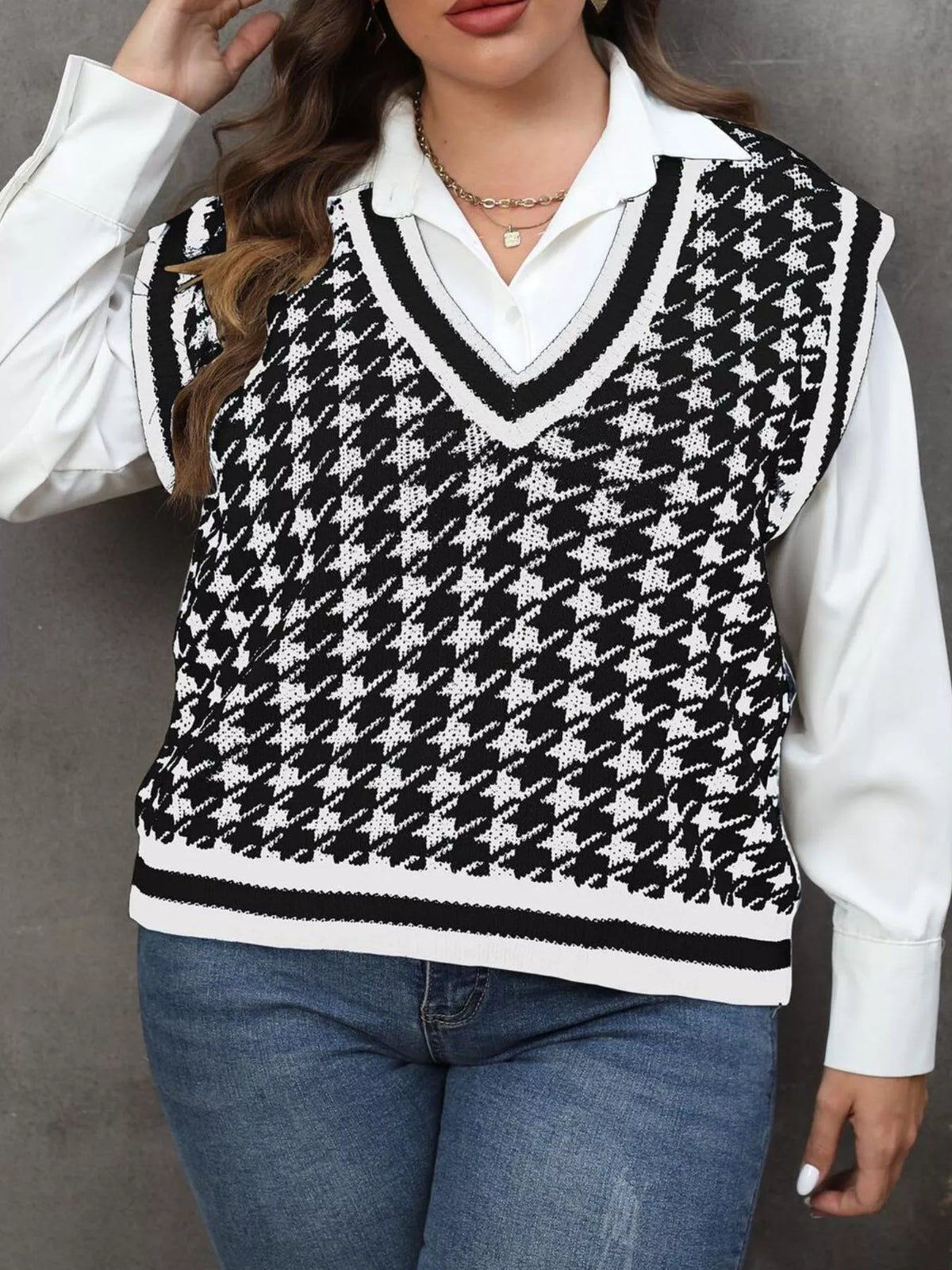 Plus Size Houndstooth V-Neck Knit Sweater Vest