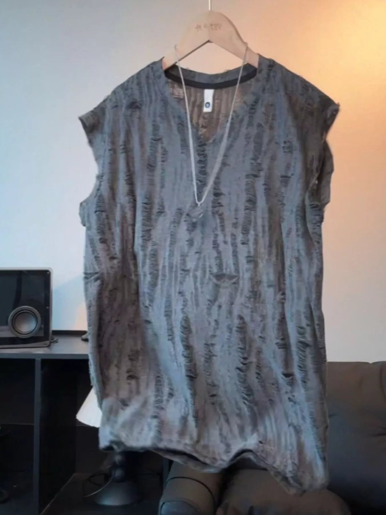 Men's Distressed Round Neck Top